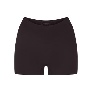 NikeSKIMS STUDIO STRETCH DIPPED 2 SHORT | DARK ROAST