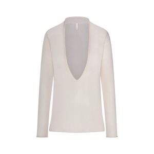 SLINKY KNIT DEEP PLUNGE TOP | BUFF