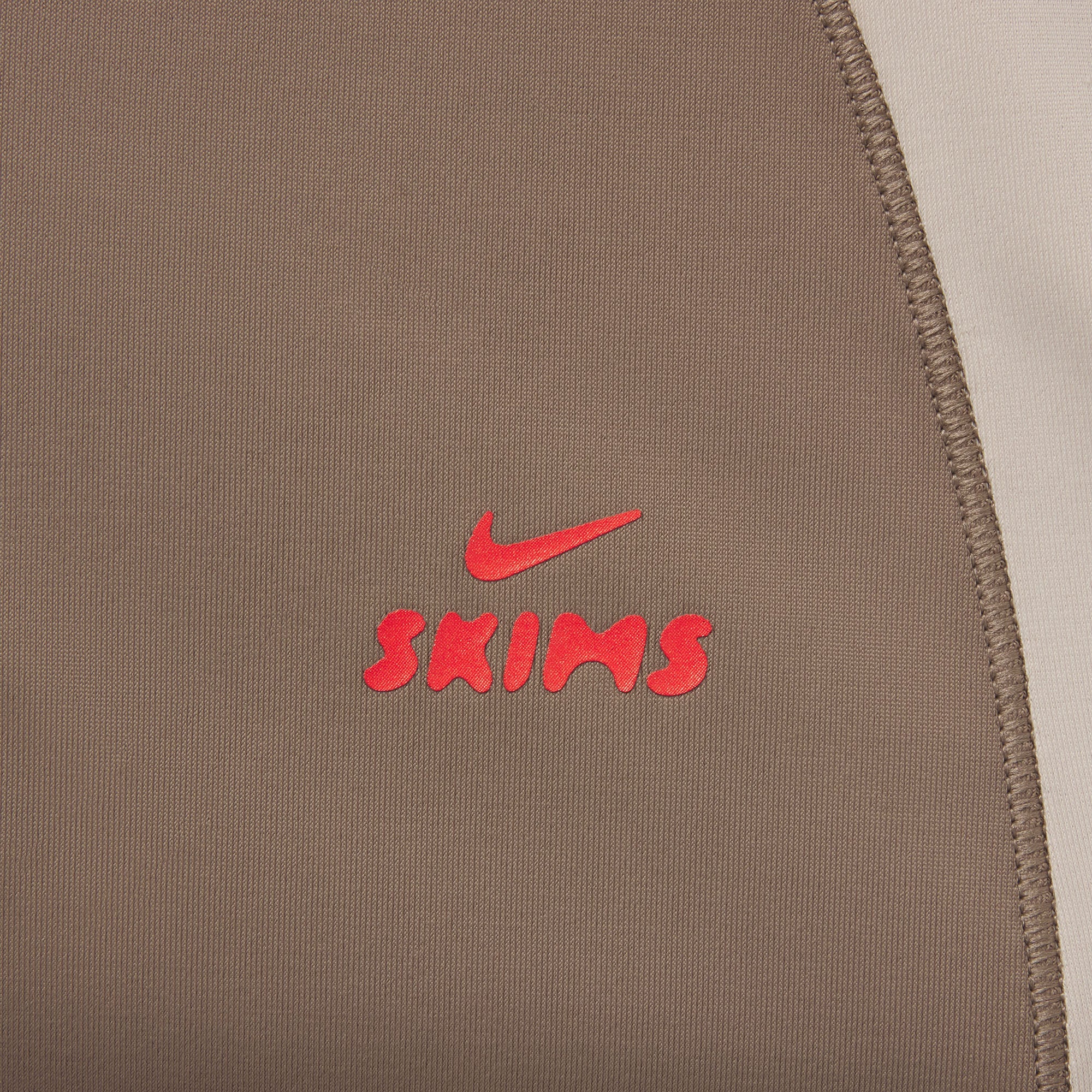 NikeSKIMS SHINE DRAWCORD STIRRUP 26 LEGGING | TRUFFLE AND STONE - Image 6