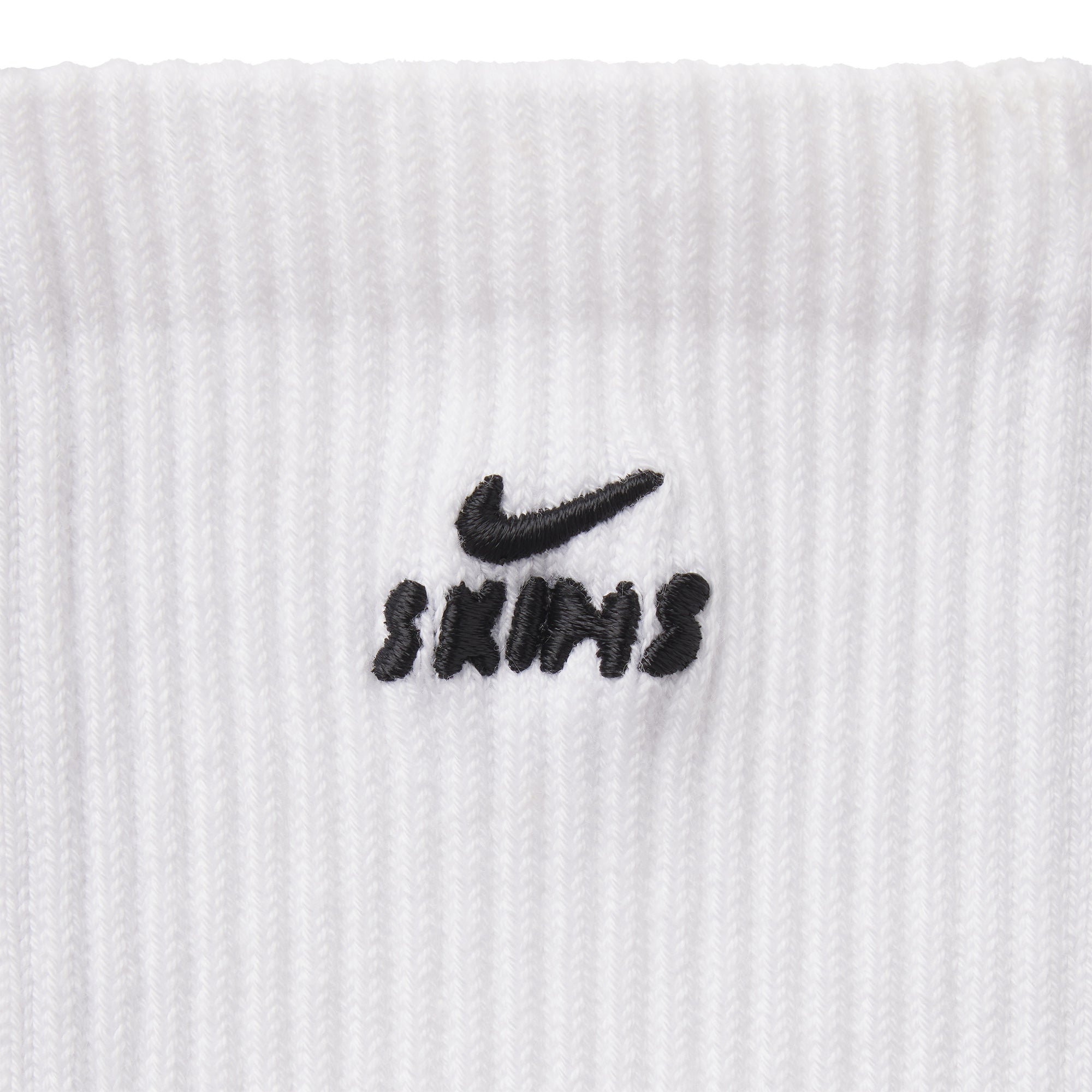 NikeSKIMS ACCESSORIES DRI-FITâ„¢ PILATES GRIP CREW SOCK | SNOW - Image 6