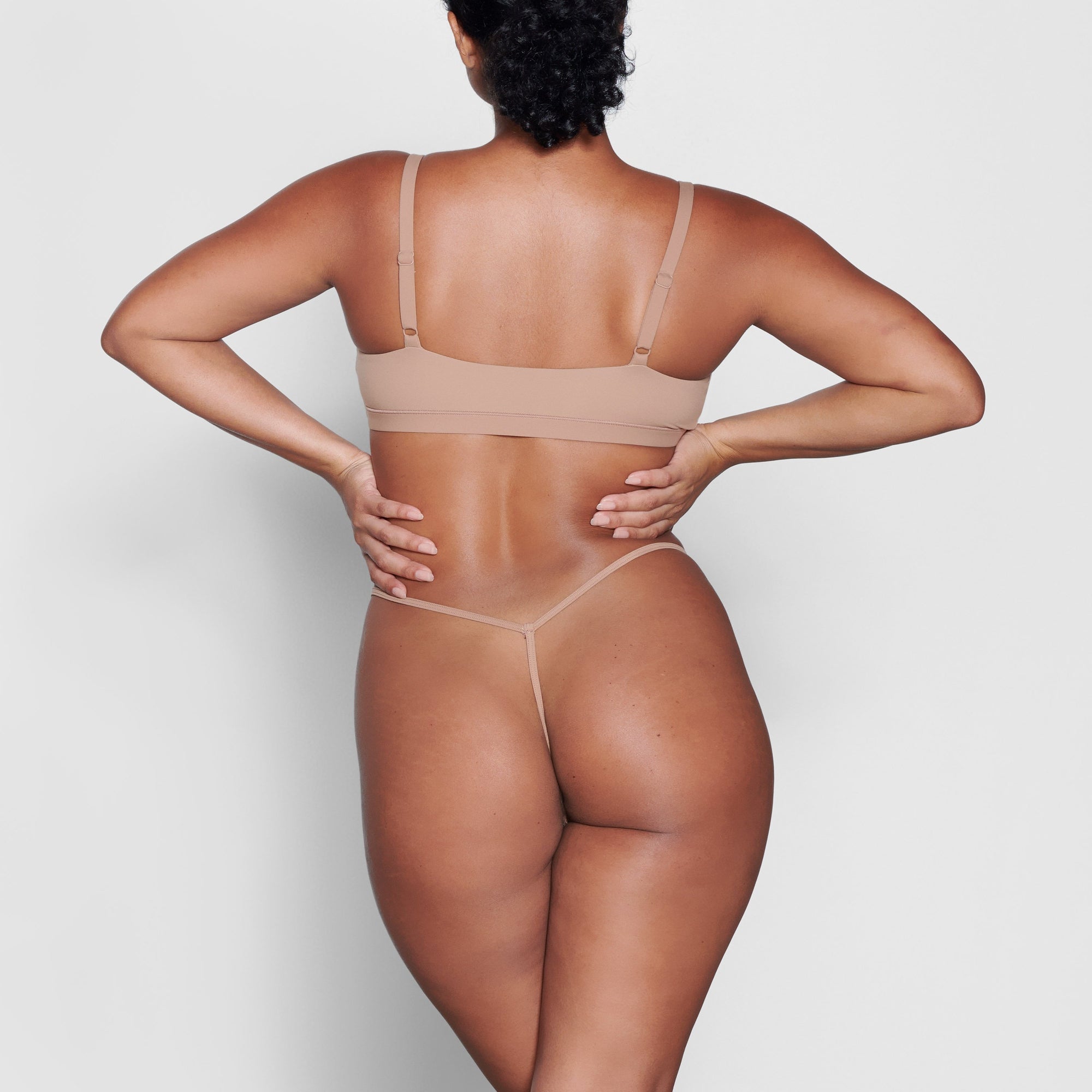 FITS EVERYBODY T-STRING THONG | SIENNA - Image 4