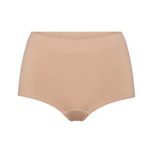 SOFT SMOOTHING SEAMLESS BOY SHORT | CLAY