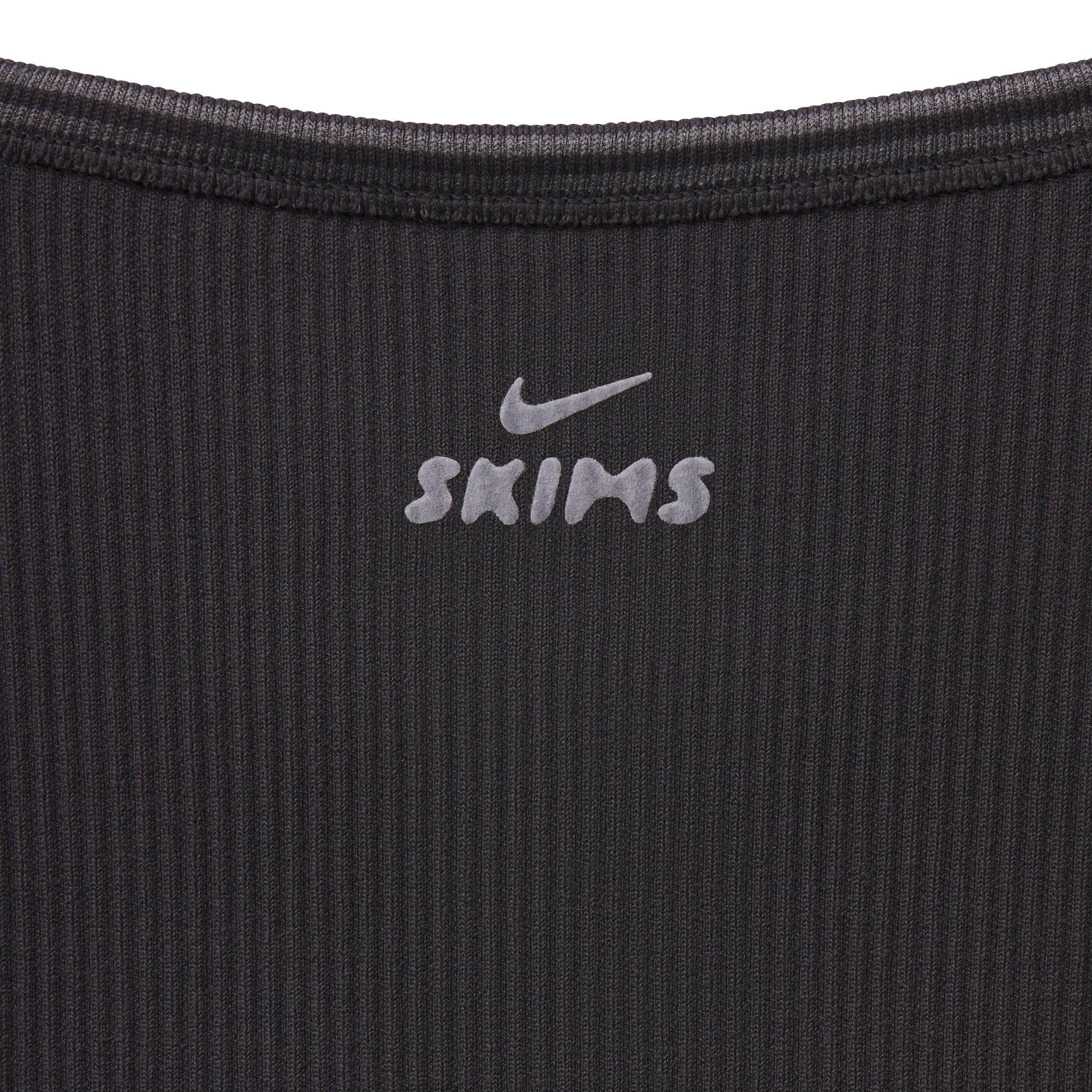 NikeSKIMS RIBBED SEAMLESS CAMI | OBSIDIAN - Image 6