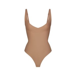 SKIMS BODY CORE SCULPT PLUNGE THONG BODYSUIT | SIENNA
