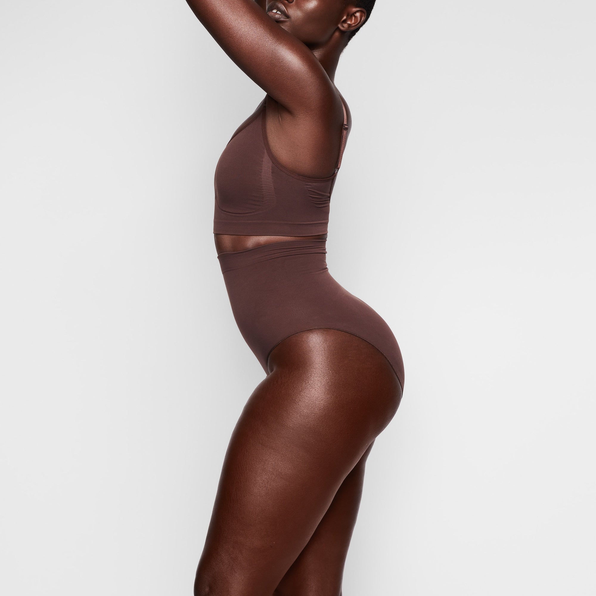 SEAMLESS SCULPT MID WAIST BRIEF | COCOA - Image 3