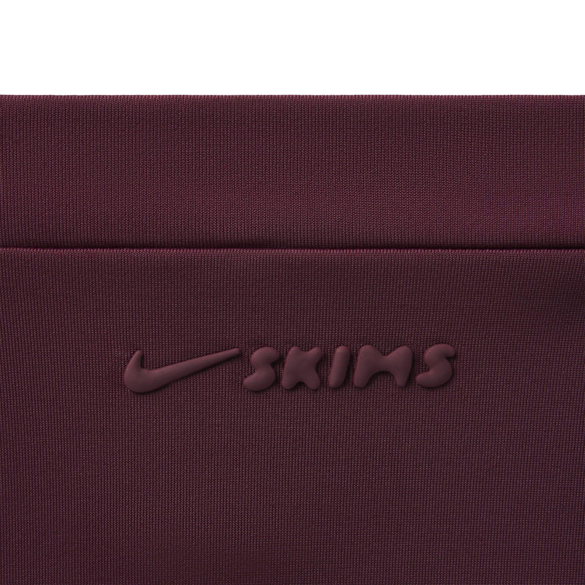 NikeSKIMS SHINE DRAWCORD 26 LEGGING | CURRANT - Image 7