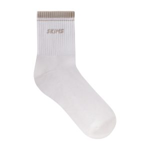 SKIMS SOCKS RIBBED QUARTER CREW LOGO SOCK | SNOW AND STONE