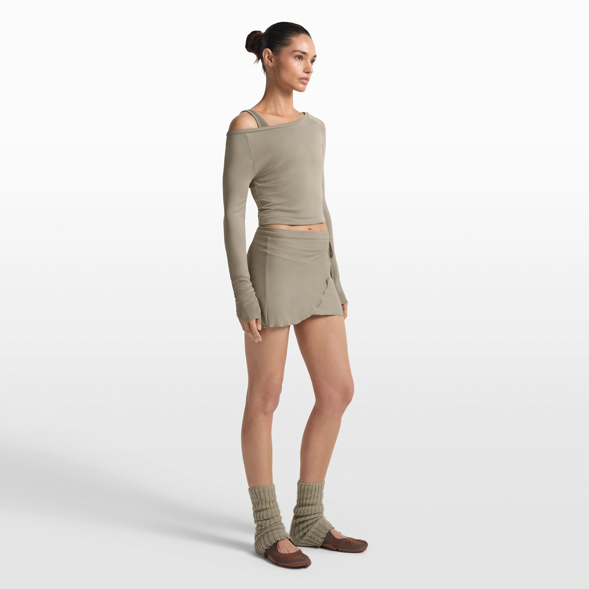 NikeSKIMS STRETCH KNIT WRAP SKIRT | DUNE - Image 4