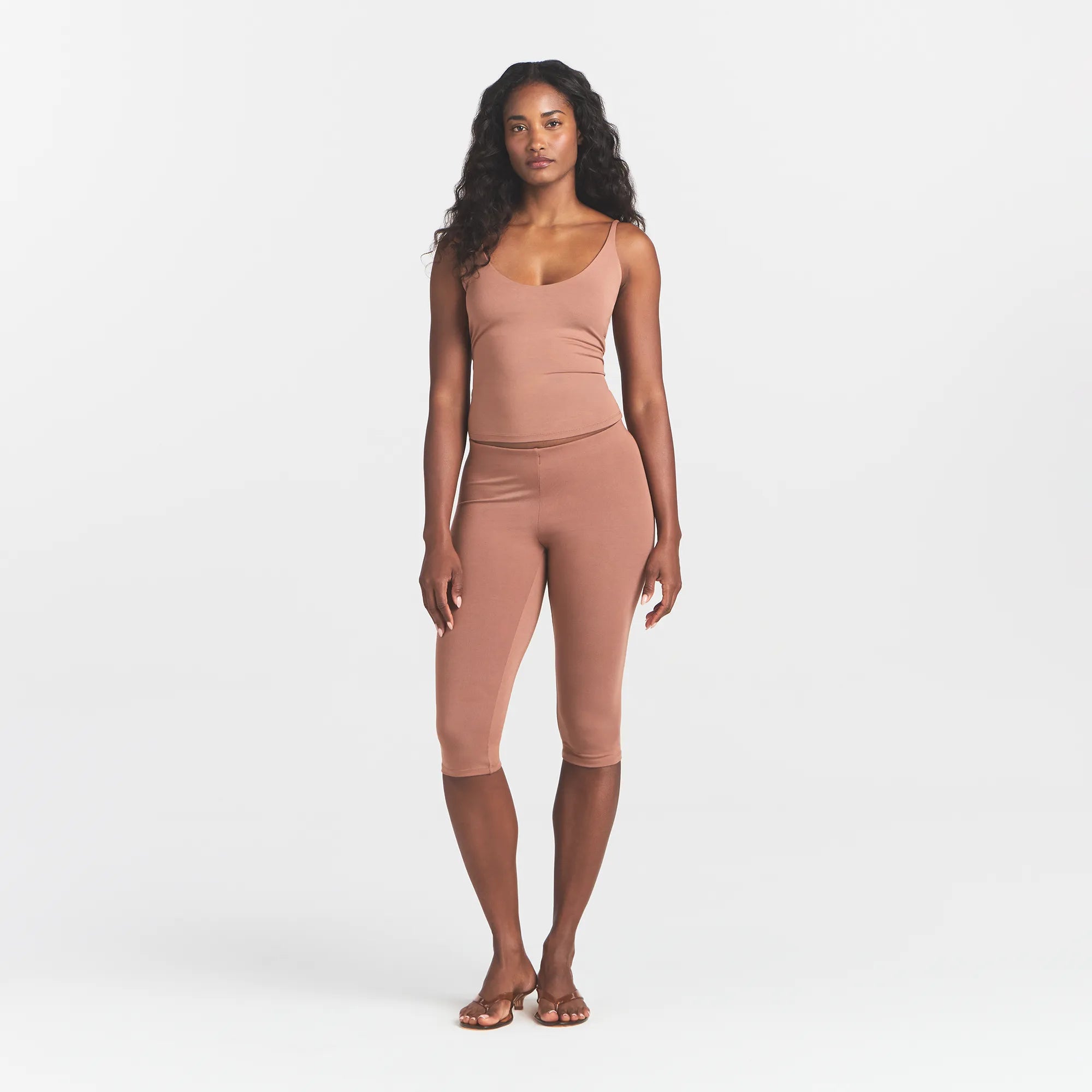SMOOTH LAYERS SCOOP NECK CAMI | NUTMEG - Image 2