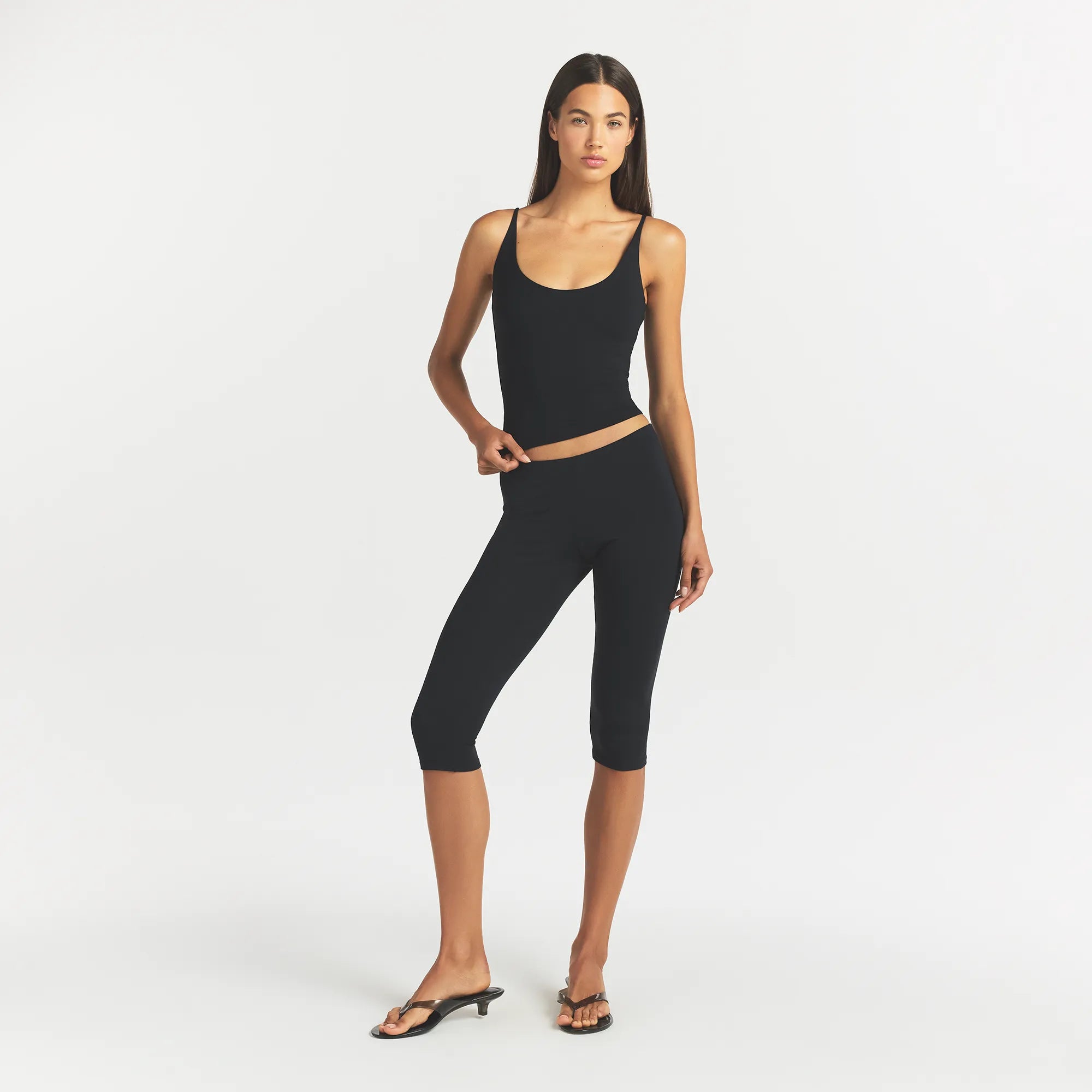 SMOOTH LAYERS SCOOP NECK CAMI | OBSIDIAN - Image 2