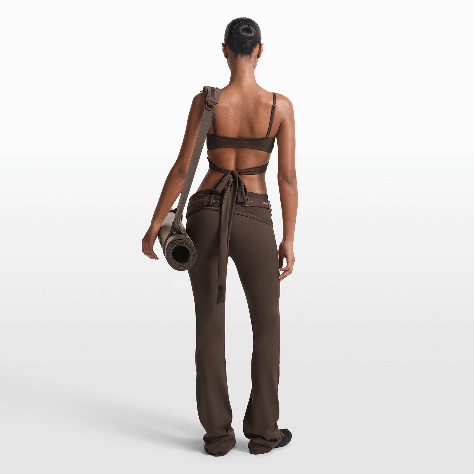 NikeSKIMS MATTE WRAP FRONT BRA | DARK SEPIA - Image 7