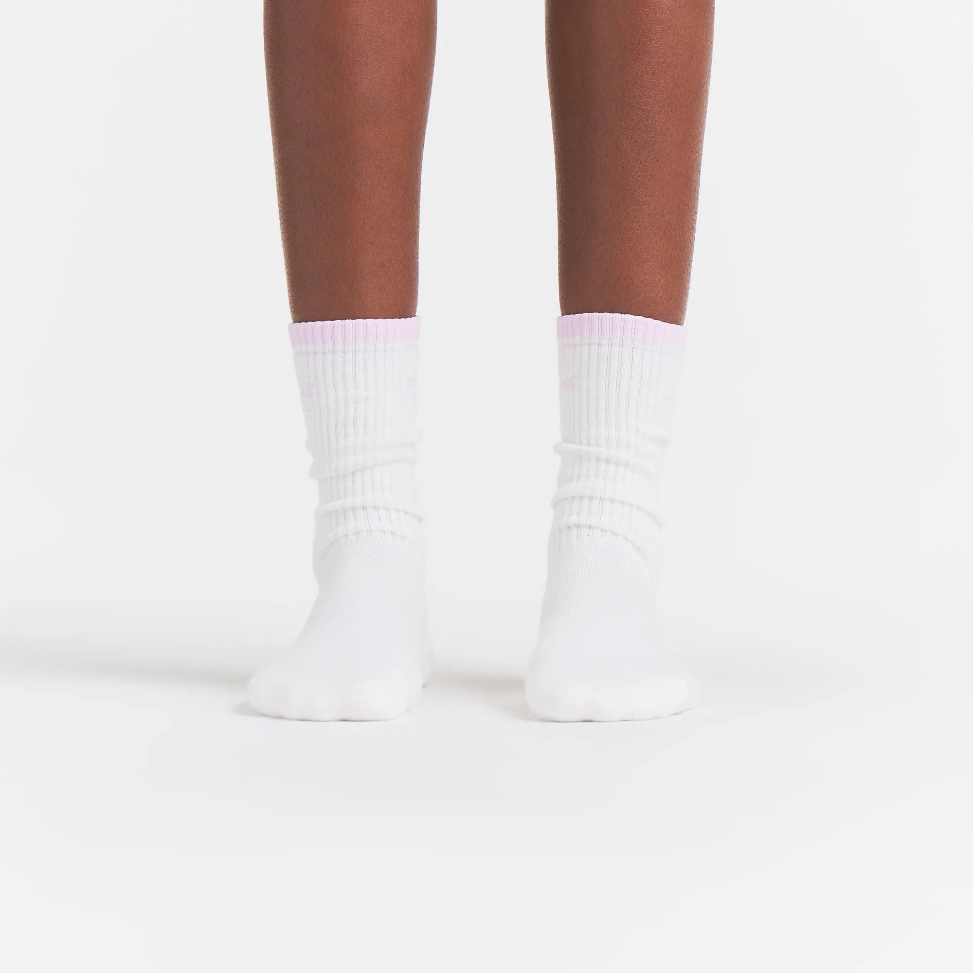 SKIMS SOCKS RIBBED CREW LOGO SOCK | SNOW AND CHERRY BLOSSOM - Image 3