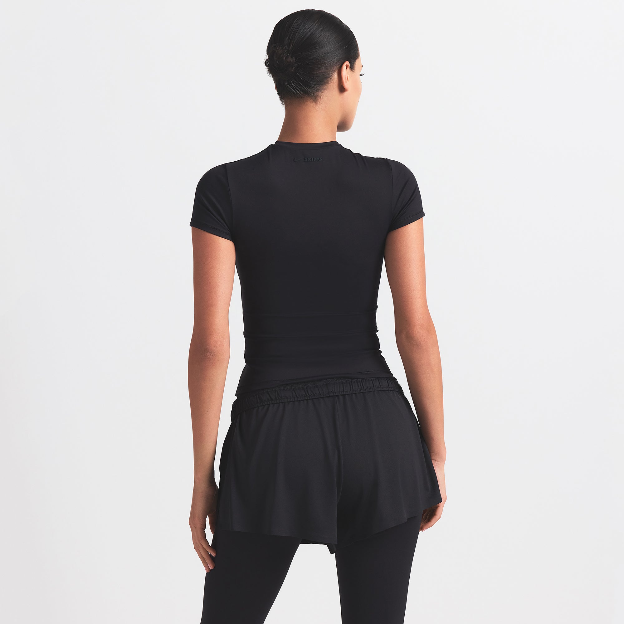 NikeSKIMS MATTE PADDED BABY T-SHIRT | OBSIDIAN - Image 4