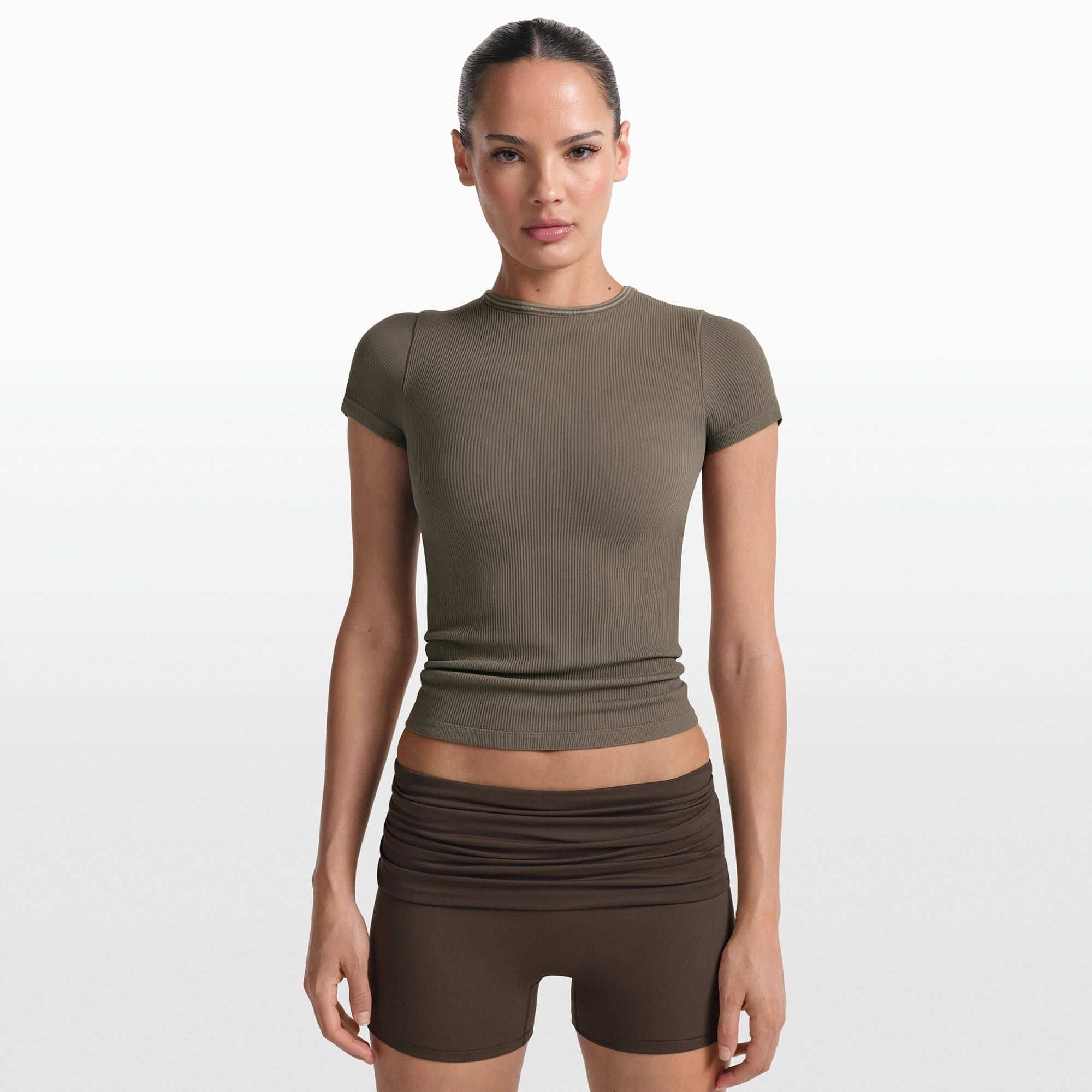 NikeSKIMS RIBBED SEAMLESS BABY T-SHIRT | DUSTY OAKMOSS - Image 3