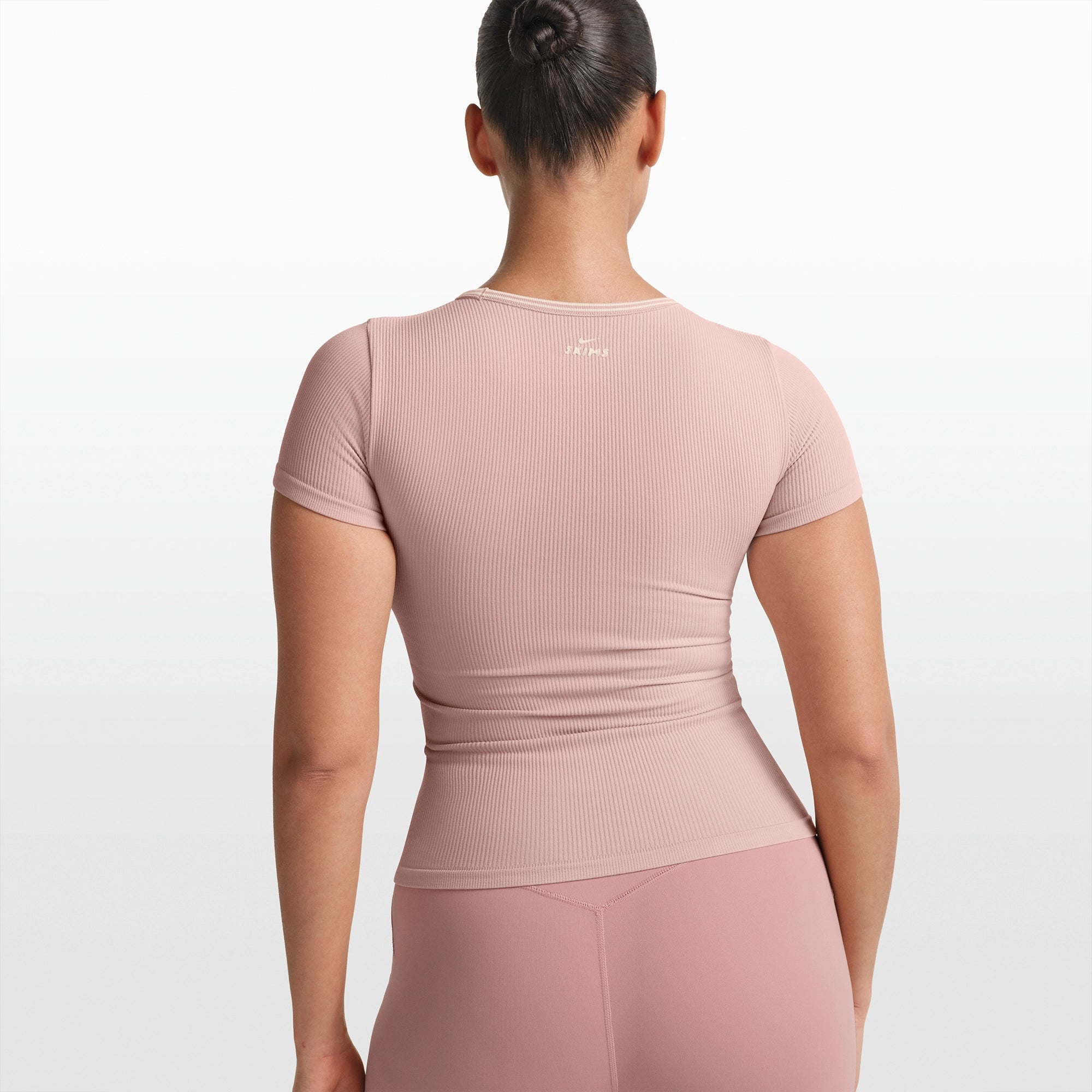 NikeSKIMS RIBBED SEAMLESS BABY T-SHIRT | HIMALAYAN - Image 4
