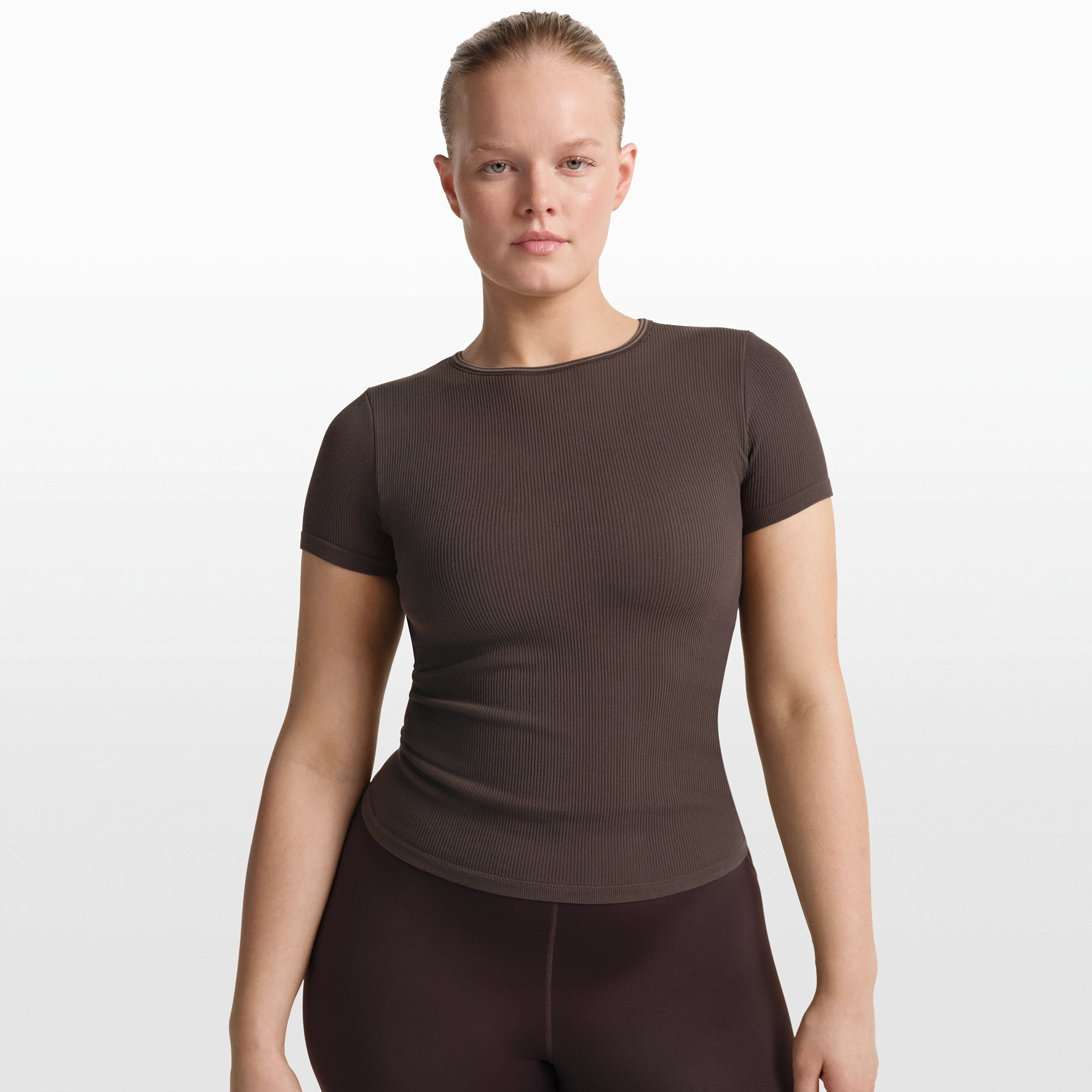NikeSKIMS RIBBED SEAMLESS BABY T-SHIRT | PHOENIX - Image 3