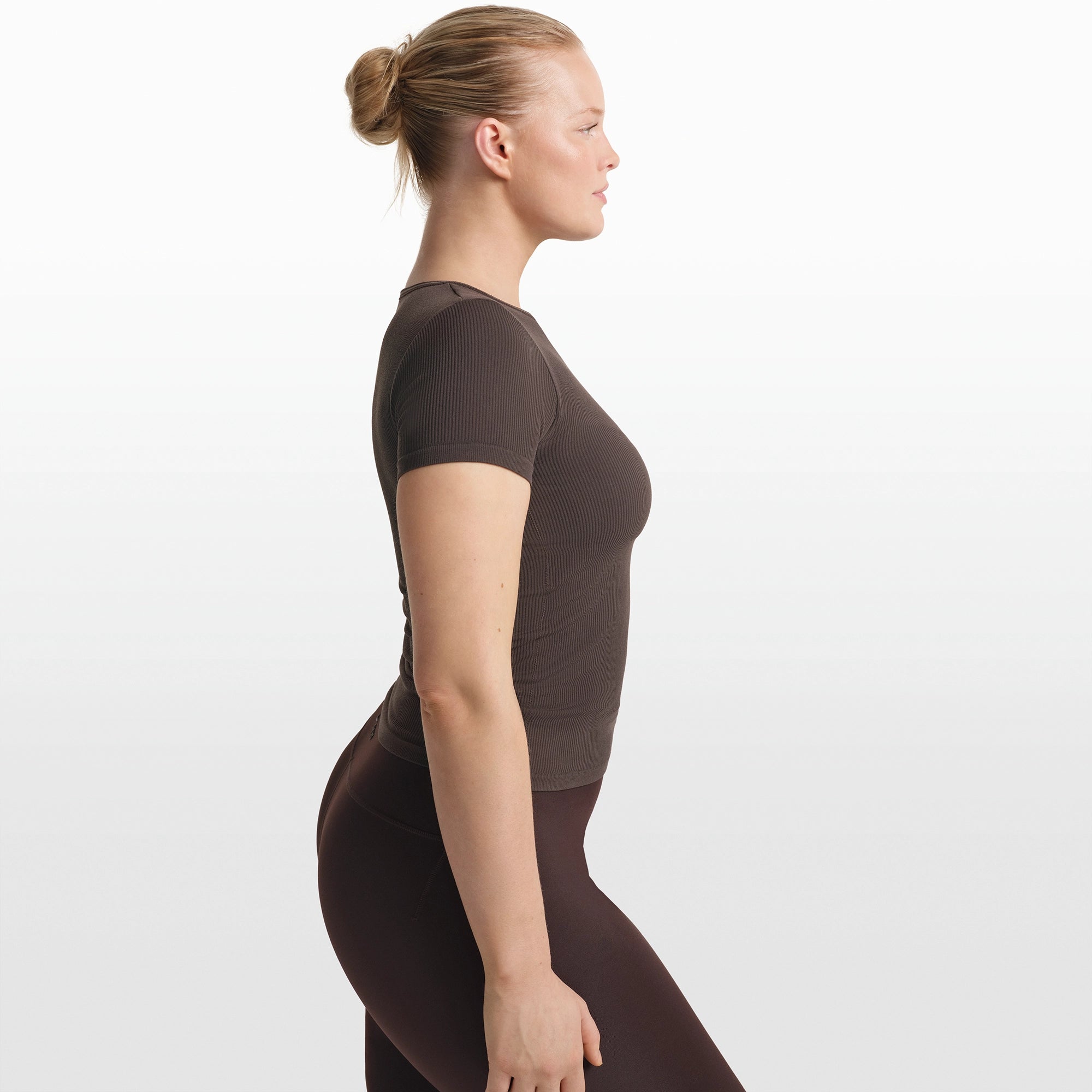 NikeSKIMS RIBBED SEAMLESS BABY T-SHIRT | PHOENIX - Image 5