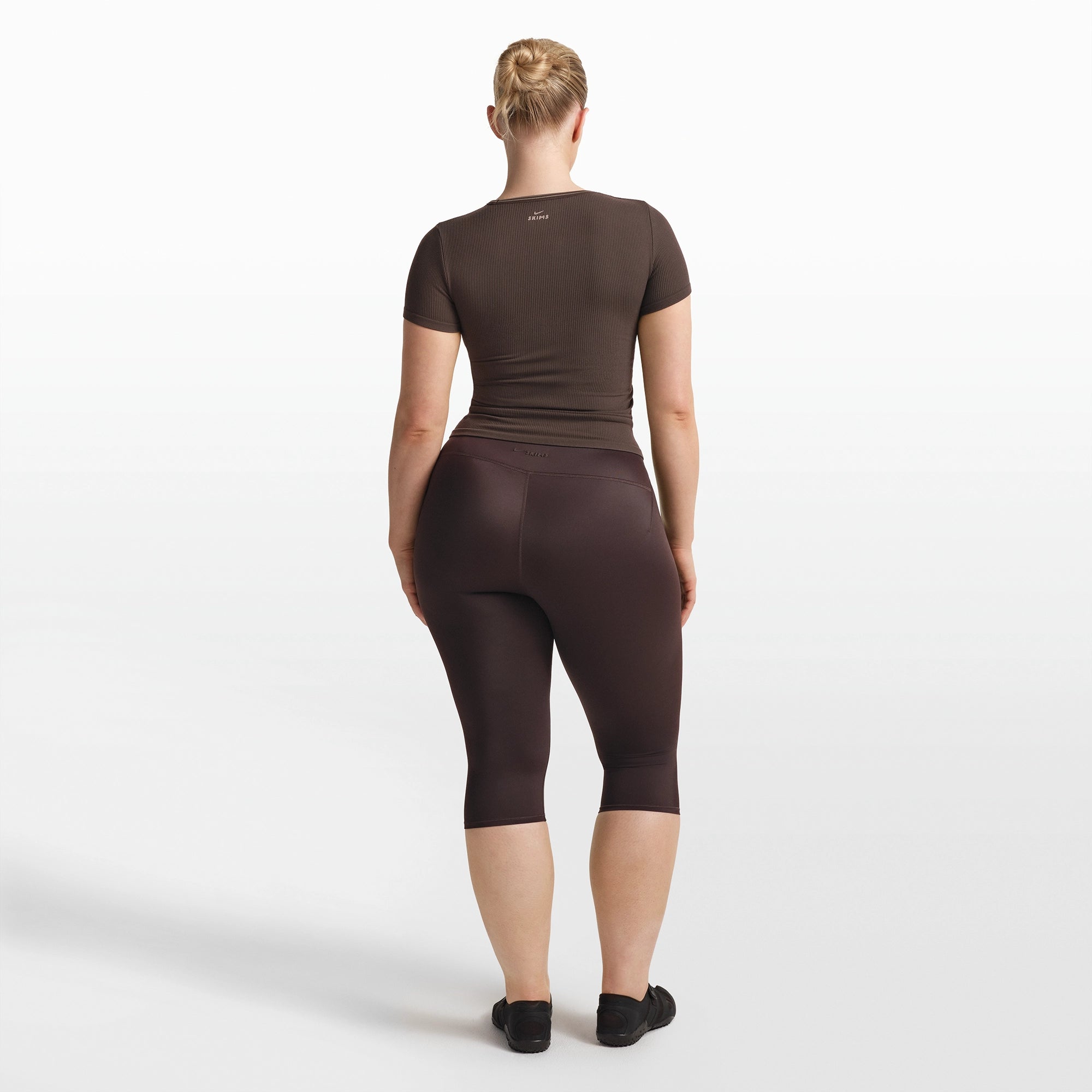 NikeSKIMS RIBBED SEAMLESS BABY T-SHIRT | PHOENIX - Image 6