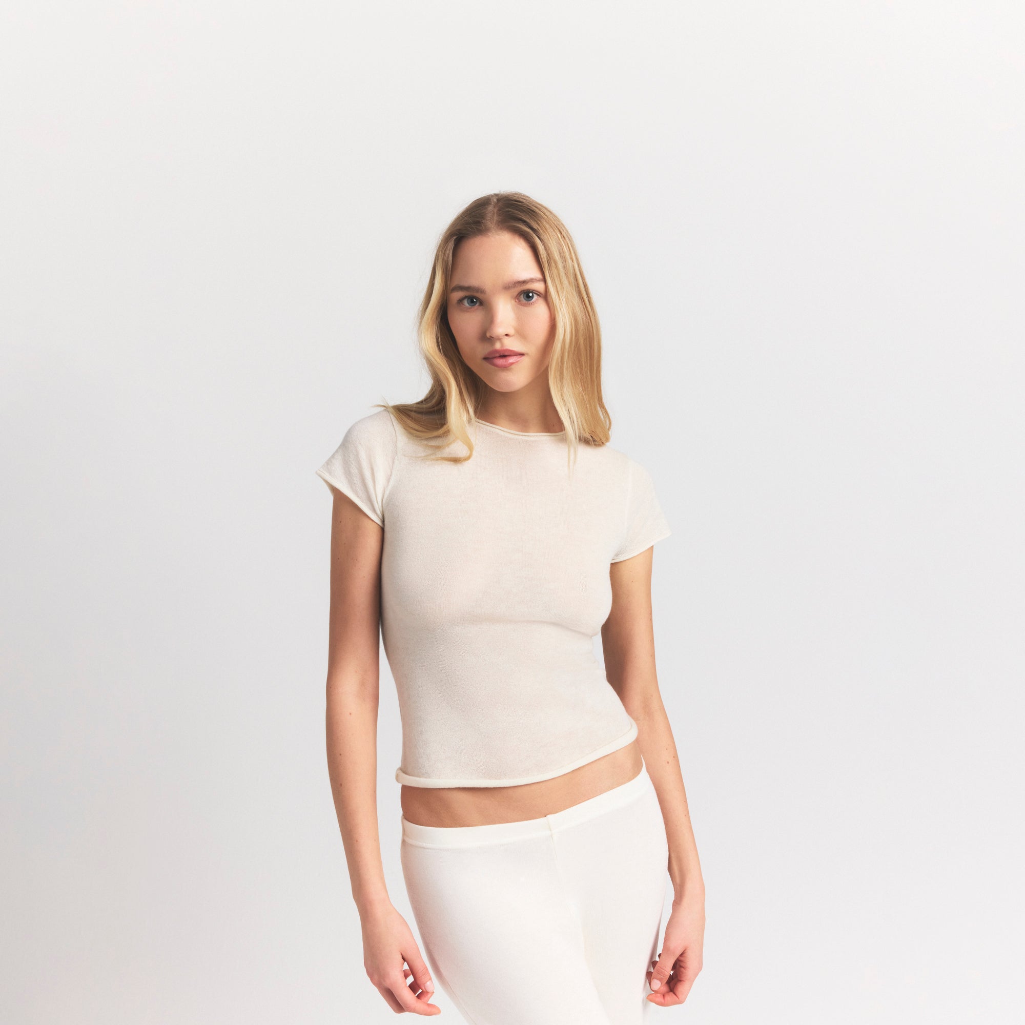 FEATHERWEIGHT CASHMERE TEE | EGRET - Image 3