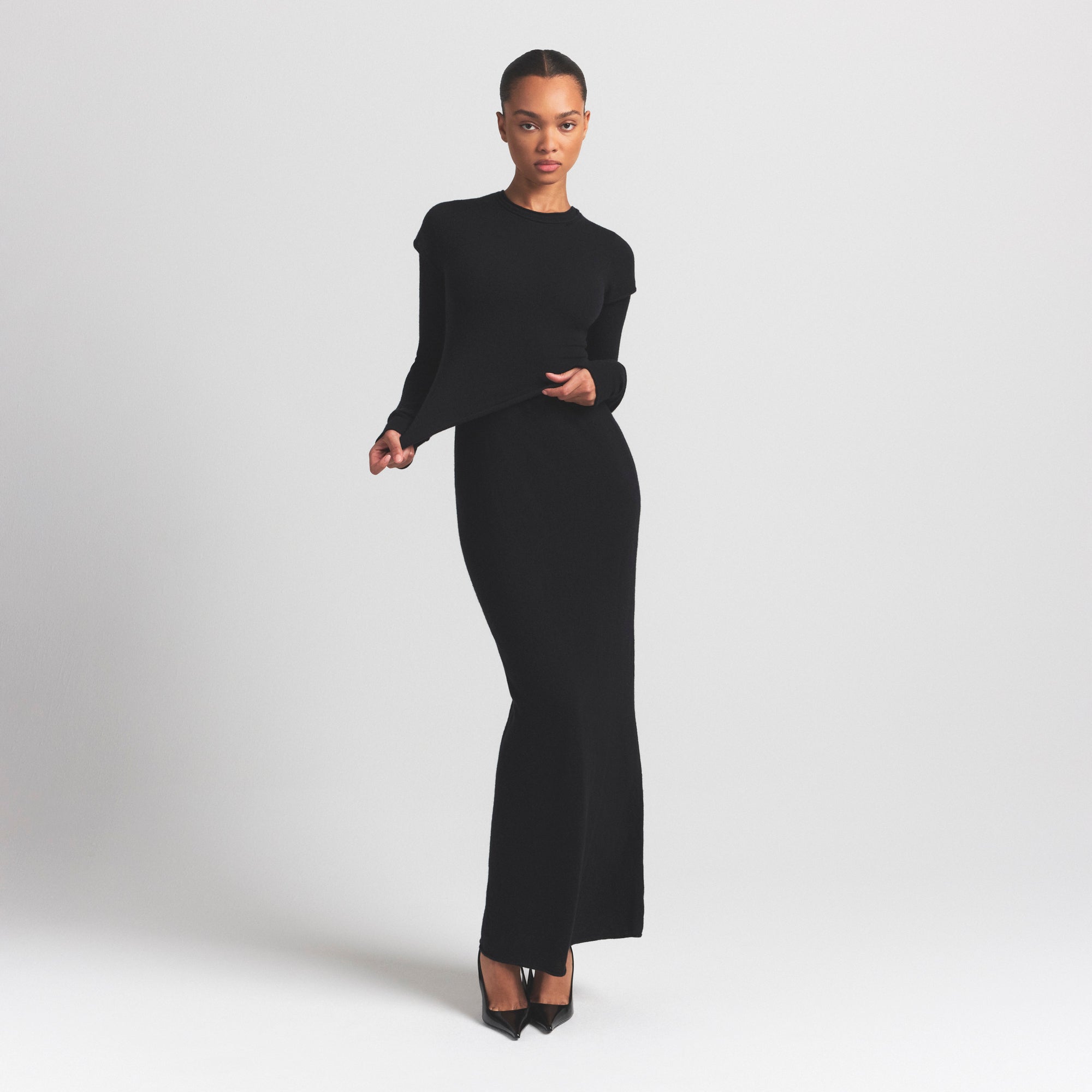 FEATHERWEIGHT CASHMERE TEE | ONYX - Image 4