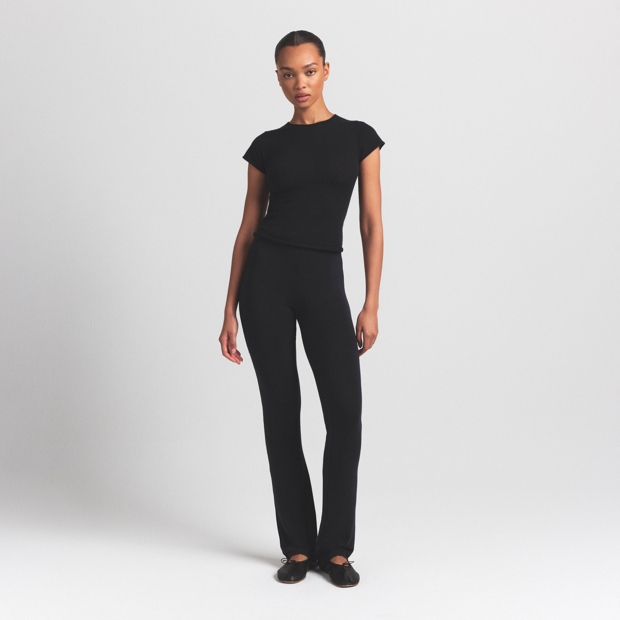 FEATHERWEIGHT CASHMERE TEE | ONYX - Image 2