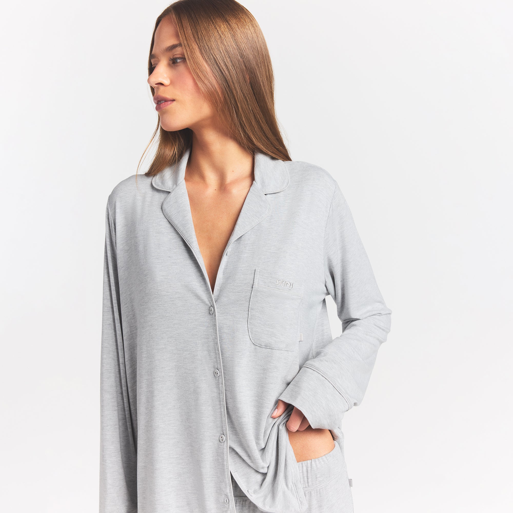 SKIMS SLEEP LONG SLEEVE BUTTON UP SET | LIGHT HEATHER GREY - Image 3