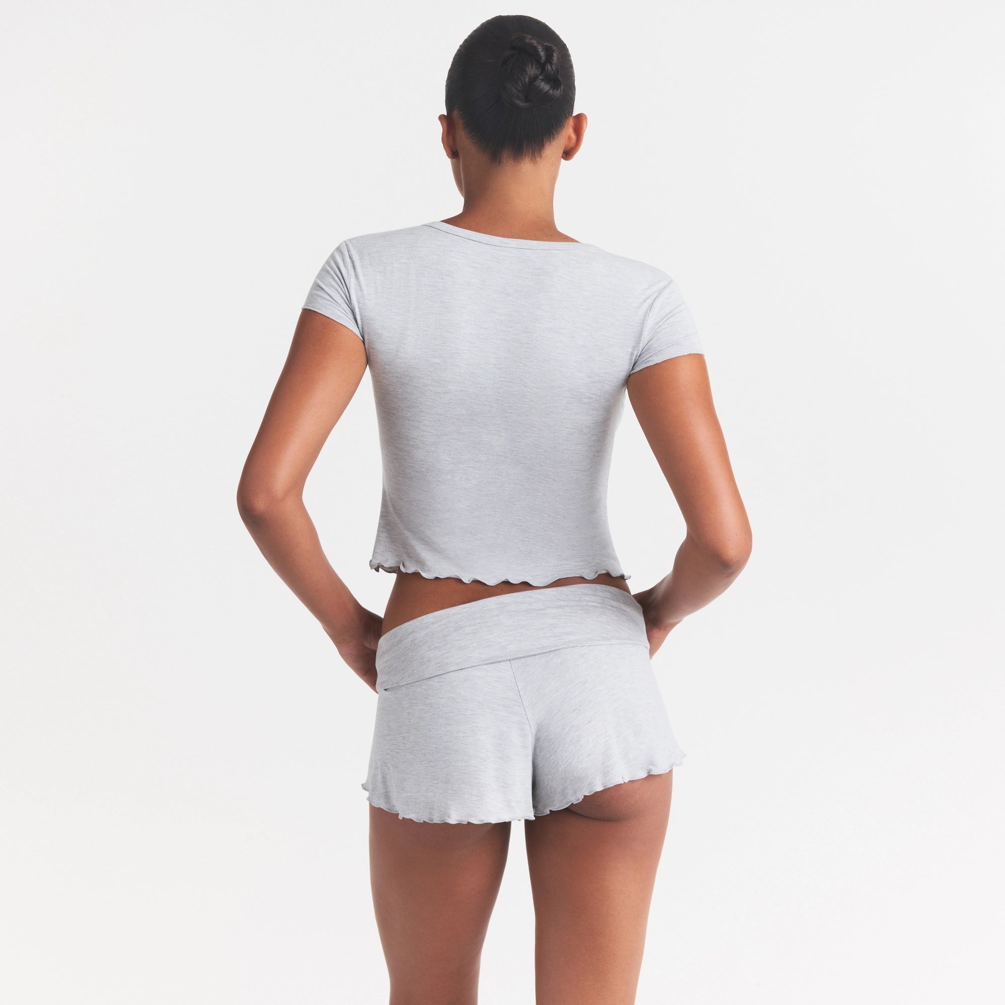 SKIMS SLEEP HENLEY AND FOLDOVER SHORT SET | LIGHT HEATHER GREY - Image 4