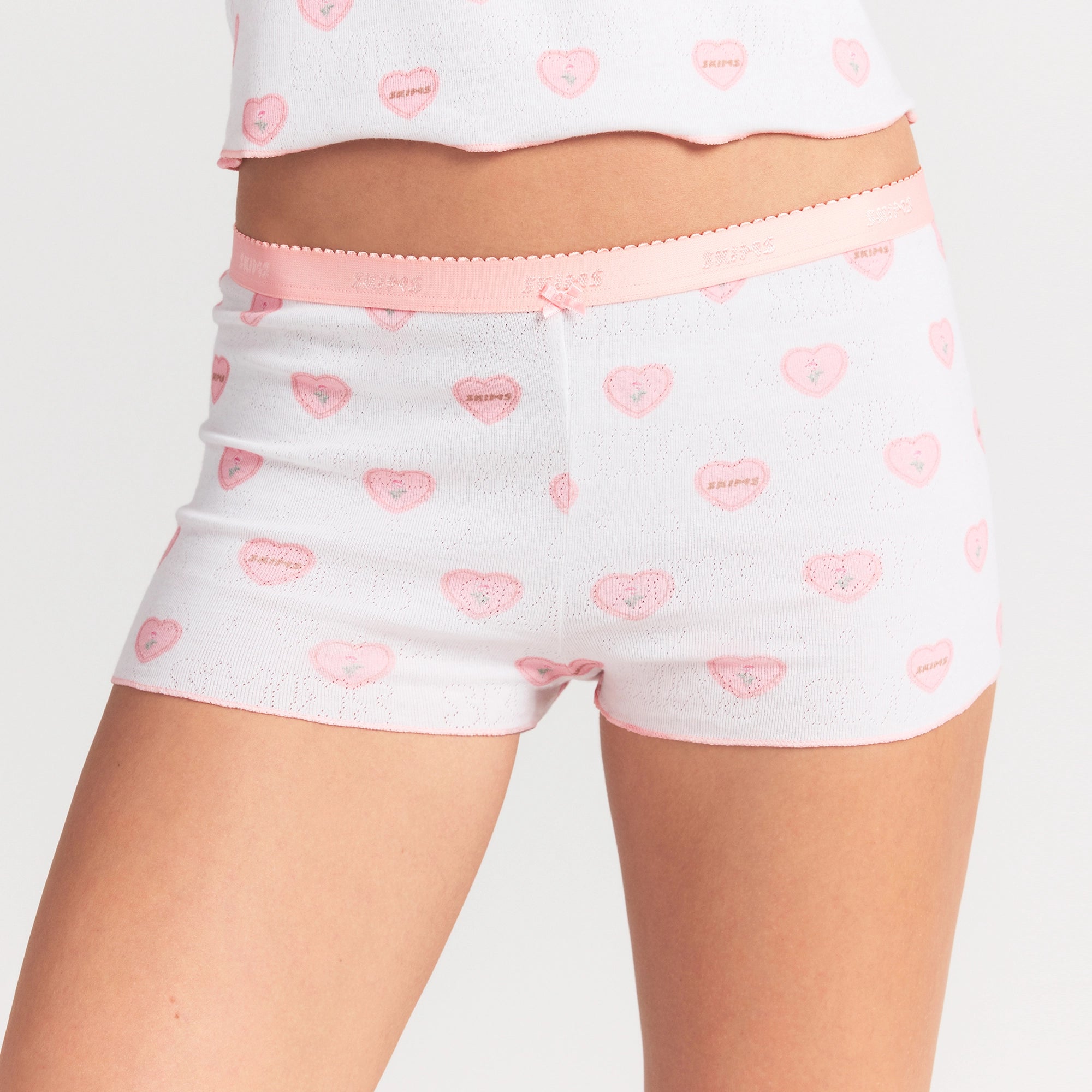 LOGO POINTELLE BABY TEE AND MICRO SHORT SET | SNOW LACE HEARTS - Image 4