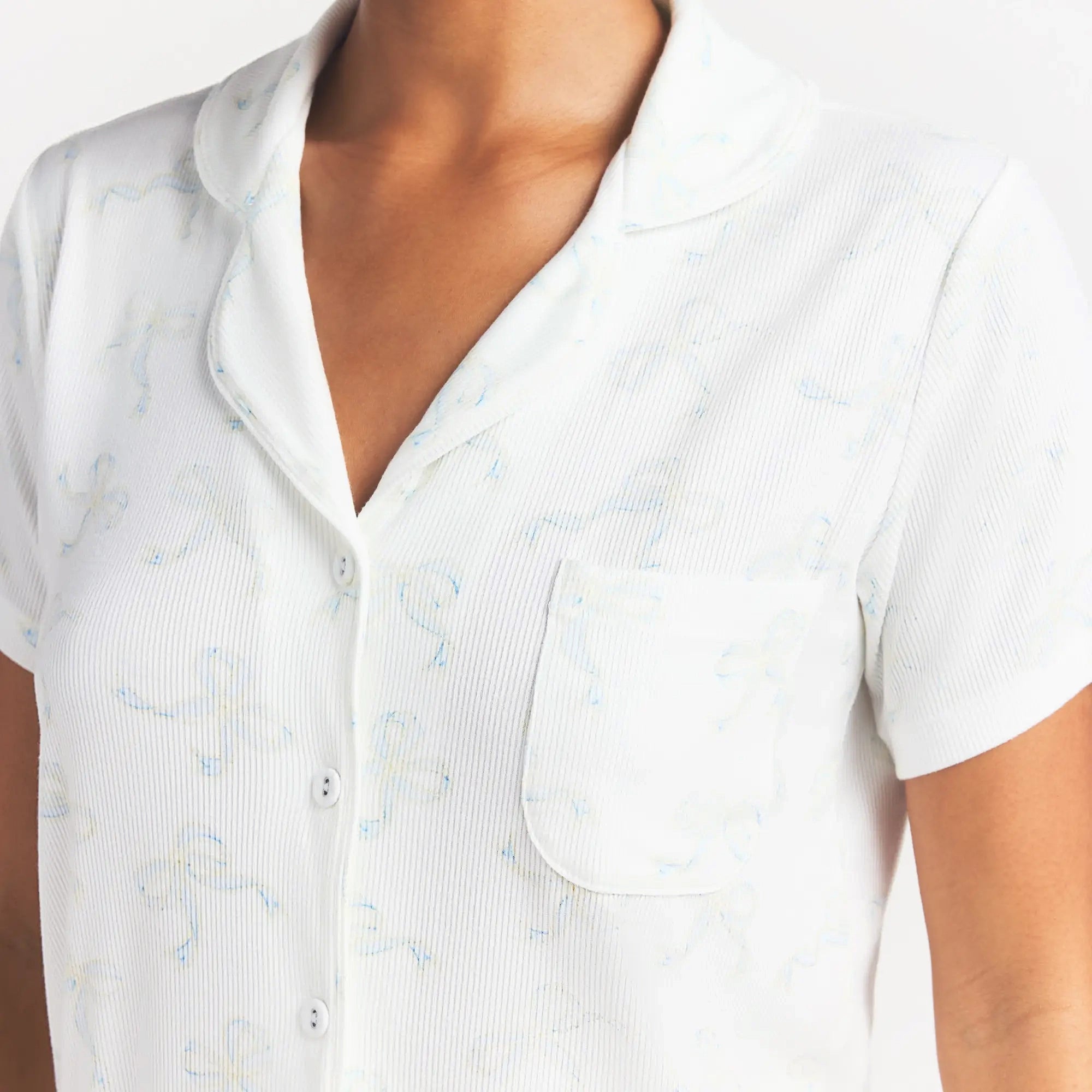 SOFT LOUNGE SHORT SLEEP SET | IVORY PEARL BOWS PRINT - Image 4