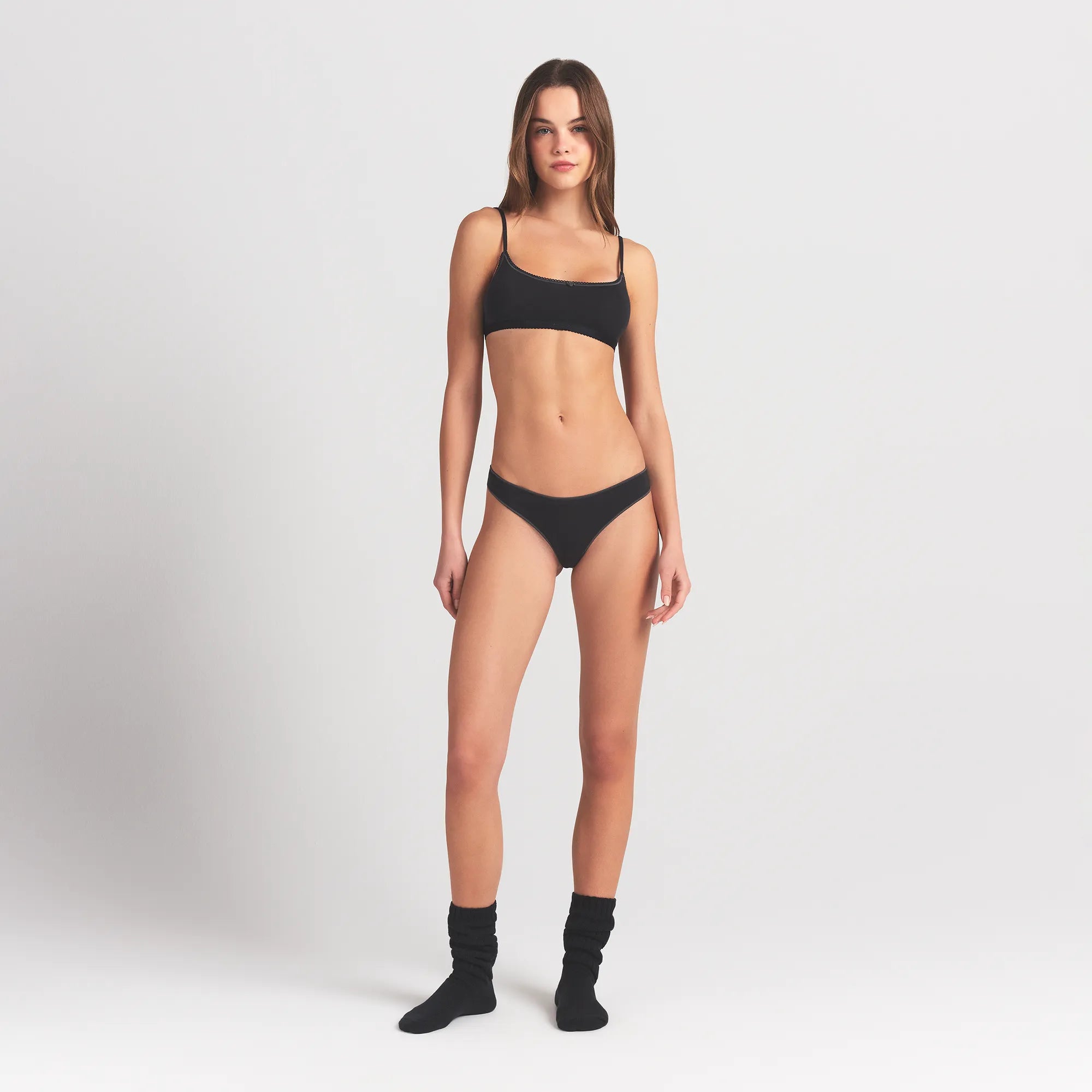 LIGHTWEIGHT COTTON THONG | SOOT TONAL - Image 2