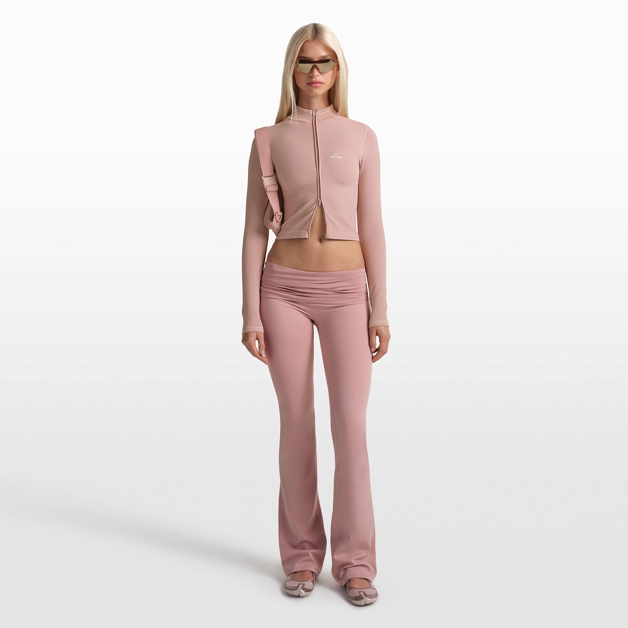 NikeSKIMS RIBBED SEAMLESS ZIP UP CROP JACKET | HIMALAYAN - Image 2