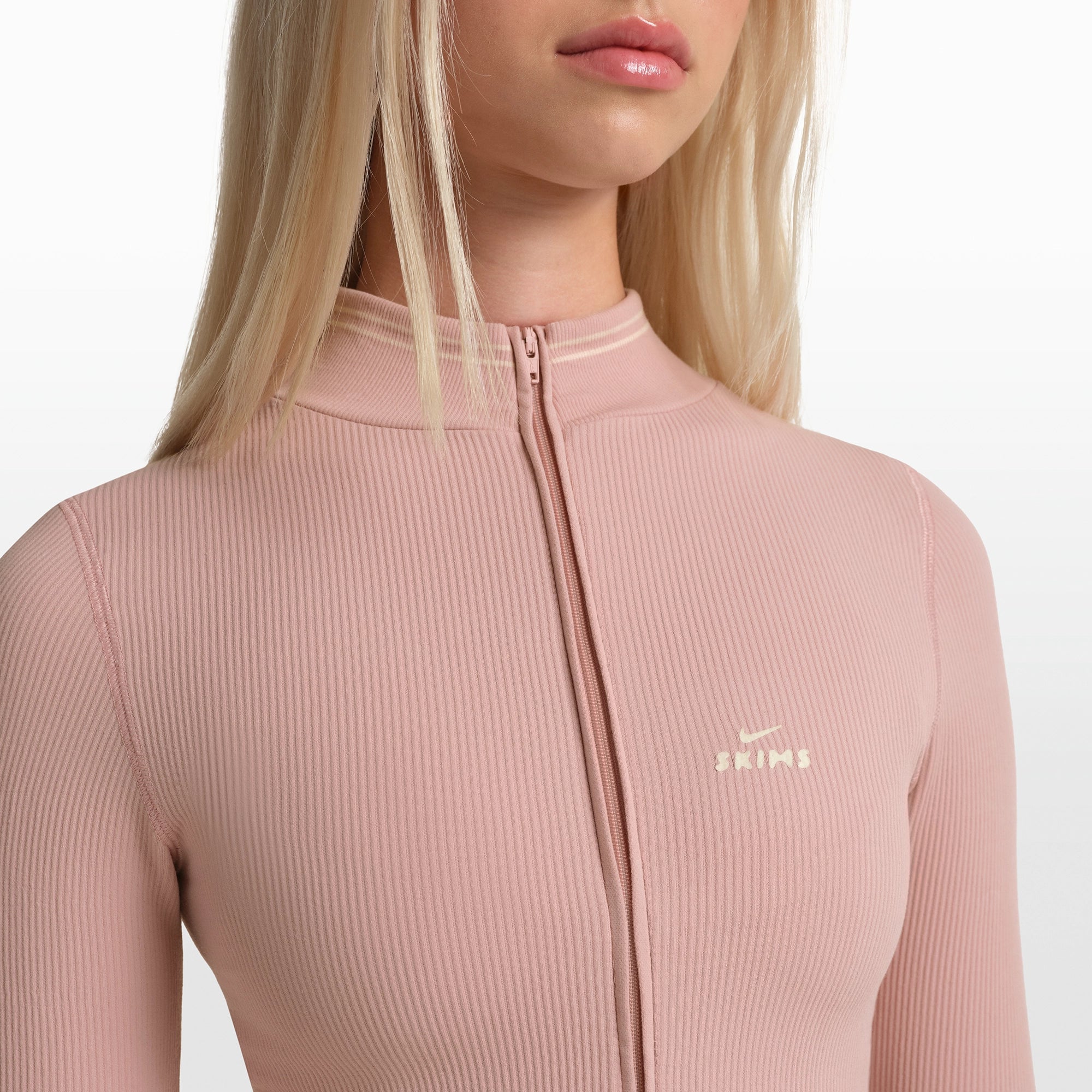 NikeSKIMS RIBBED SEAMLESS ZIP UP CROP JACKET | HIMALAYAN - Image 5