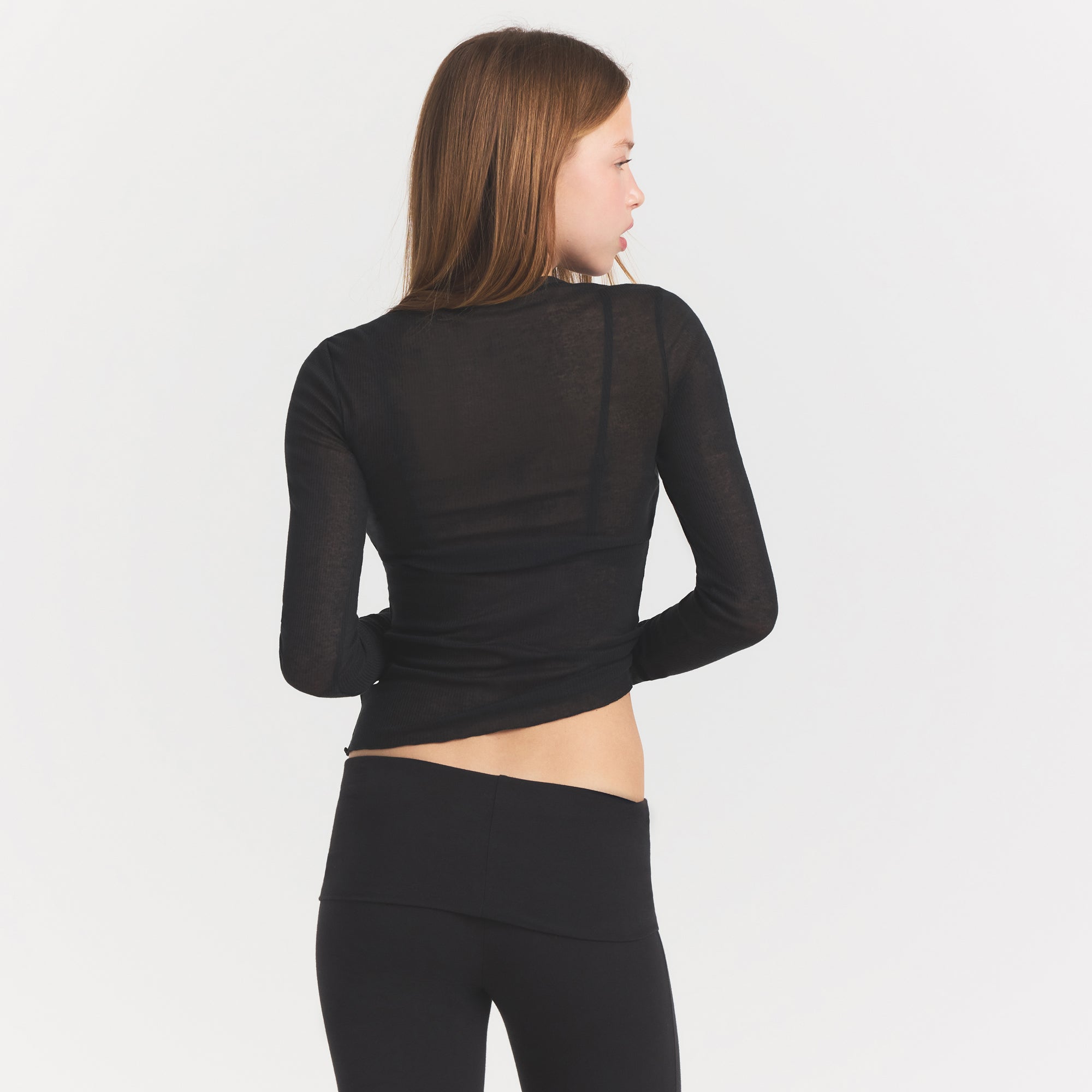 SHEER RIB LONG SLEEVE TOP | SOOT - Image 4