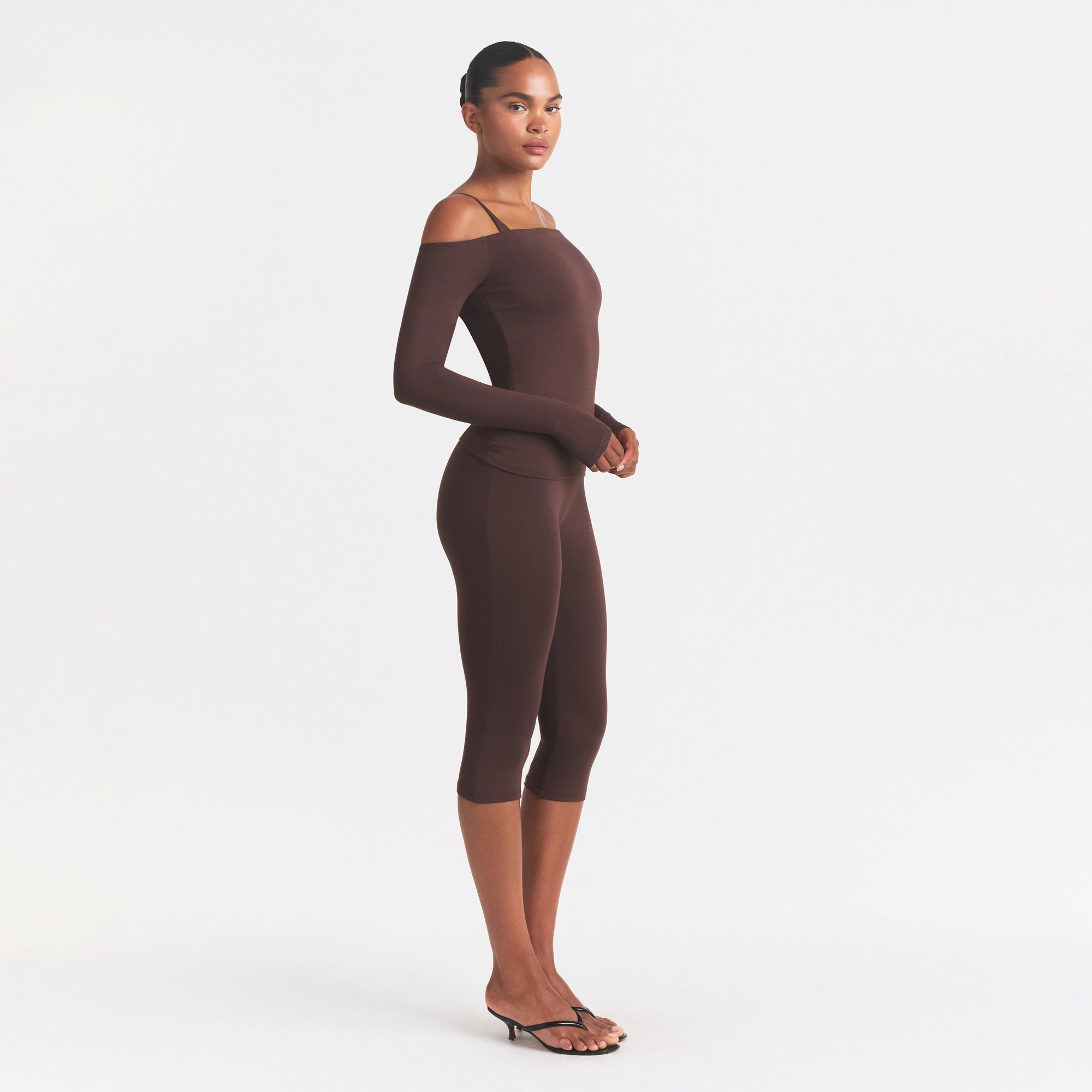 SMOOTH LAYERS OFF THE SHOULDER TOP | COCOA - Image 2
