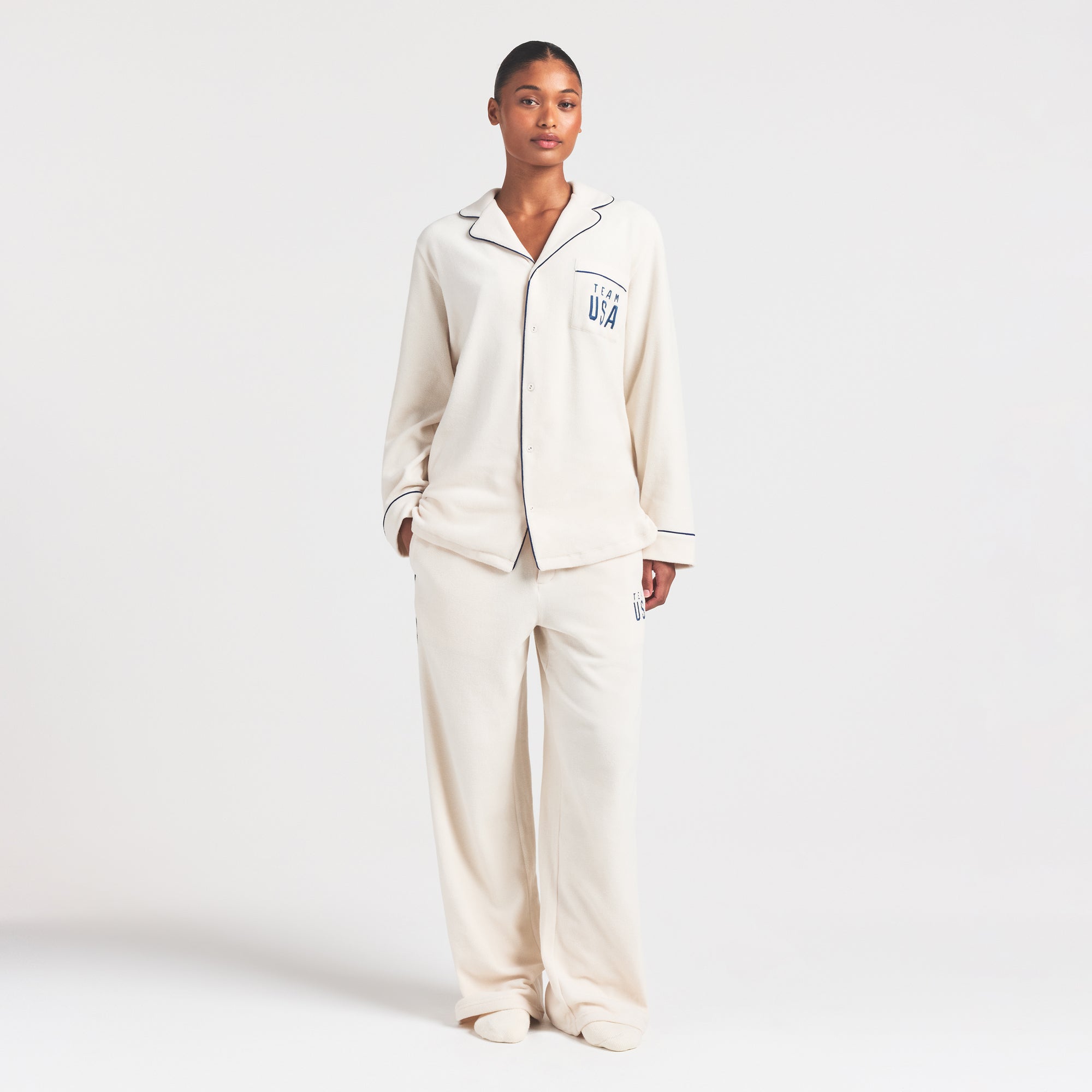 SKIMS FOR TEAM USA FLEECE UNISEX OLYMPIC OVERSIZED SLEEP TOP | ECRU - Image 2