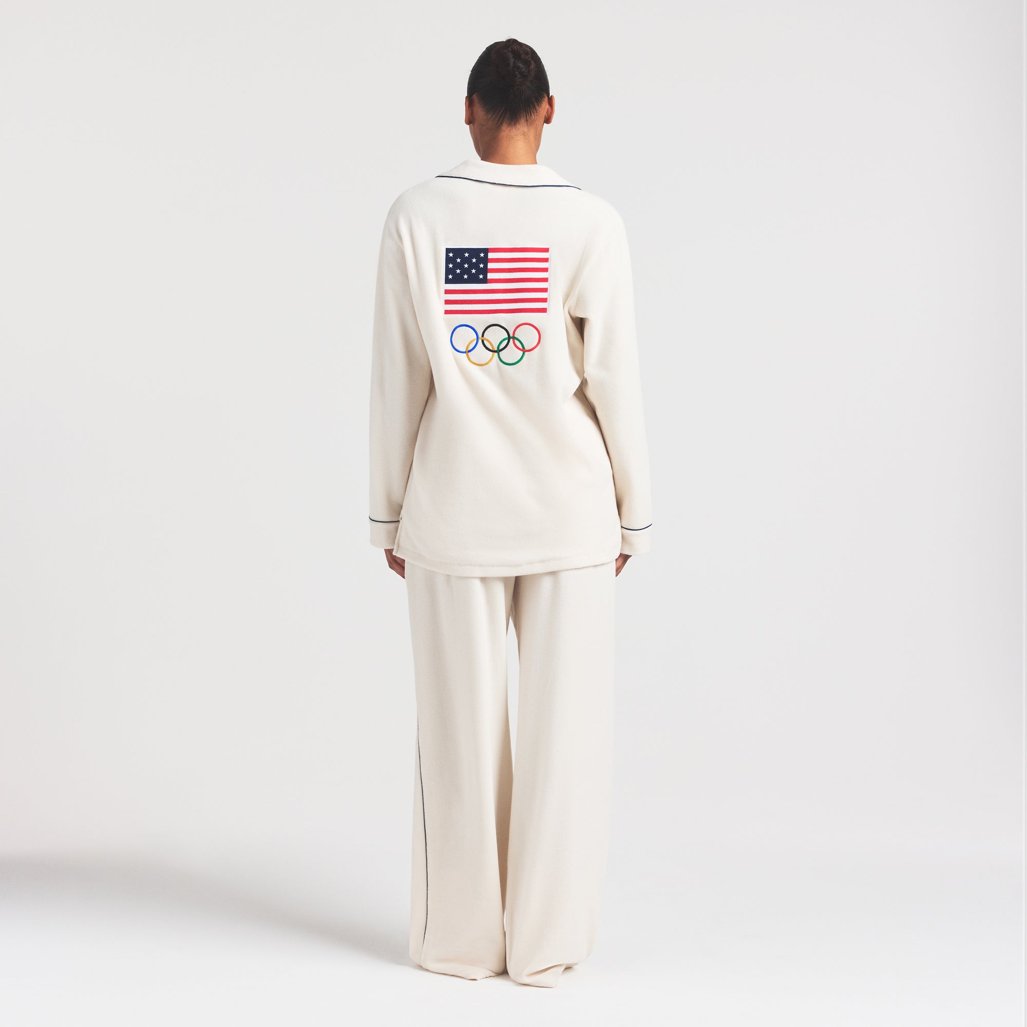 SKIMS FOR TEAM USA FLEECE UNISEX OLYMPIC OVERSIZED SLEEP TOP | ECRU - Image 5