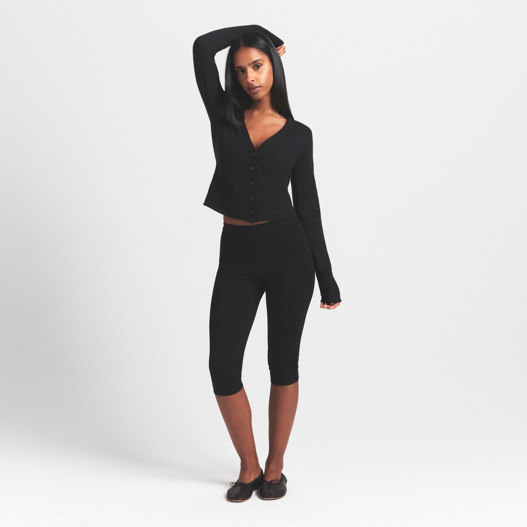 FEATHERWEIGHT CASHMERE CARDIGAN | ONYX - Image 2