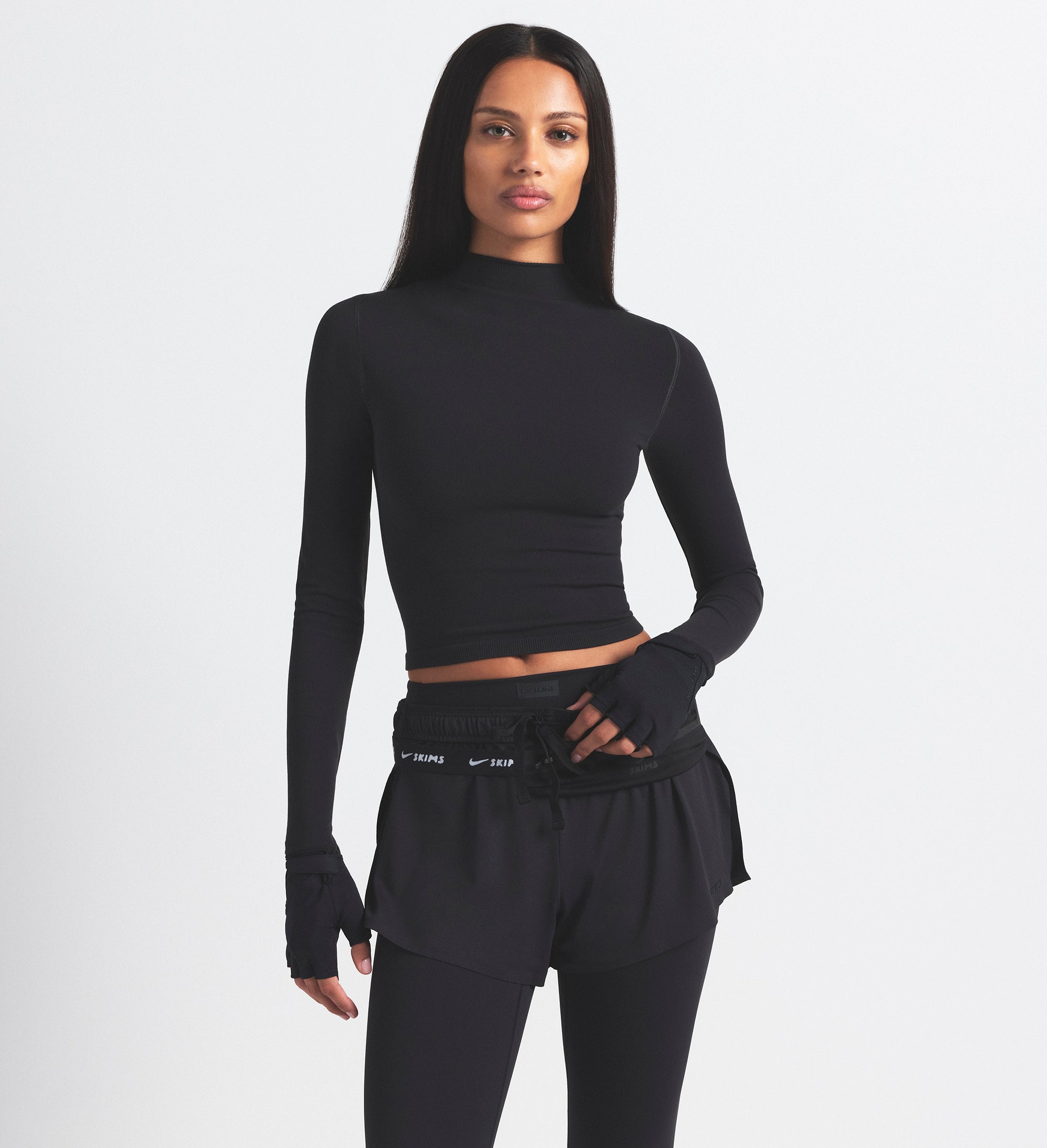 NikeSKIMS VINTAGE SEAMLESS MOCK NECK CROP TOP | OBSIDIAN - Image 3