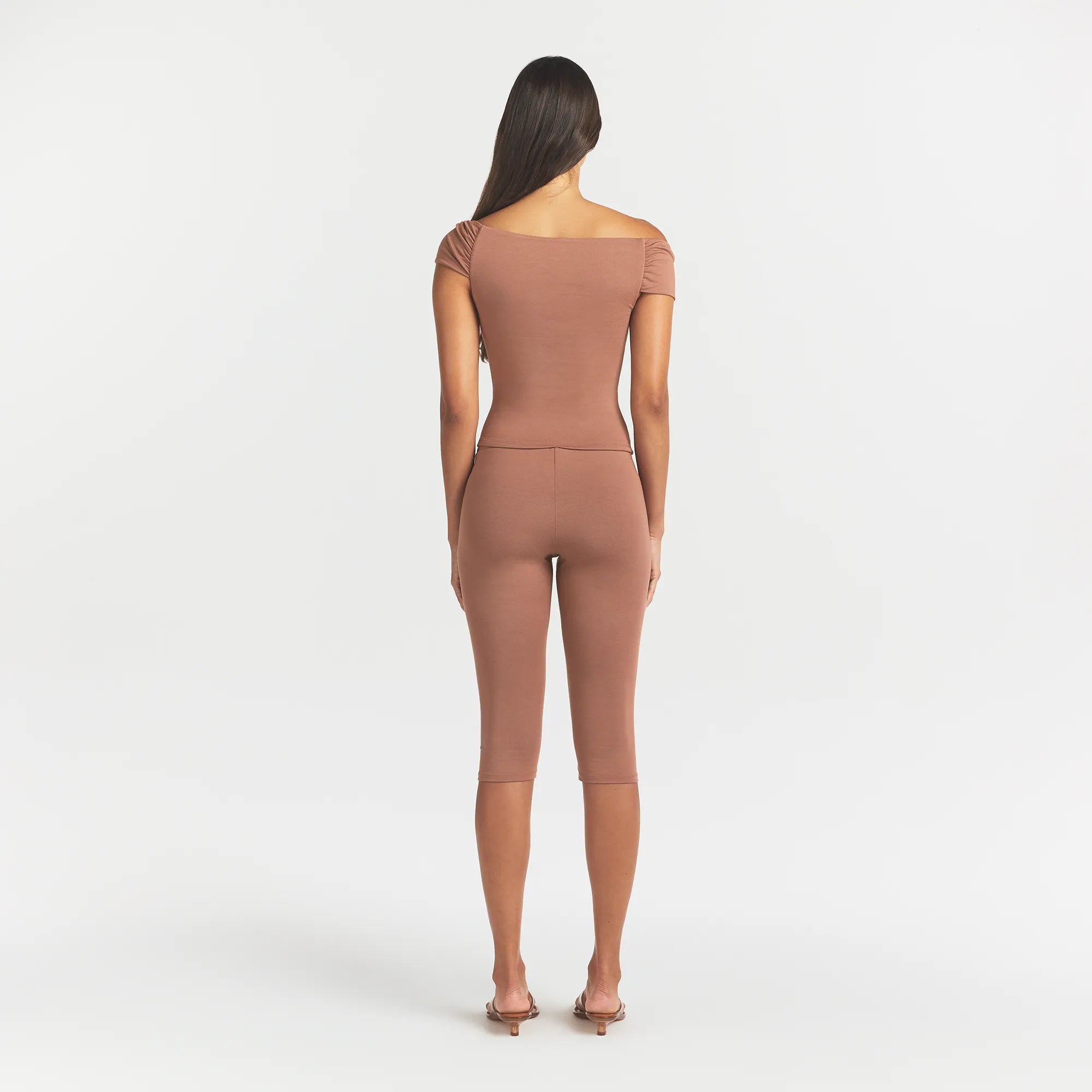 SMOOTH LAYERS ASYMMETRICAL OFF THE SHOULDER TOP | NUTMEG - Image 4