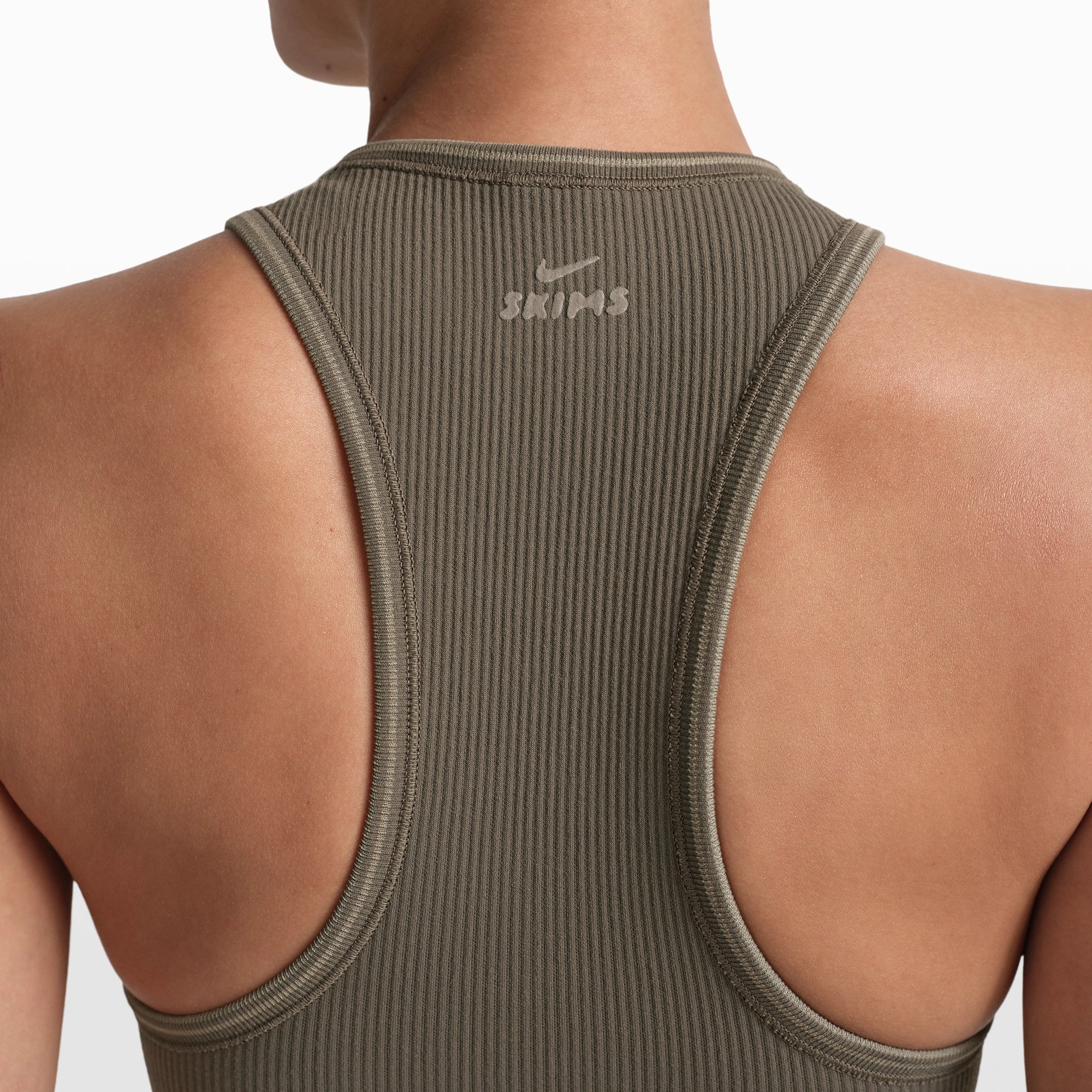 NikeSKIMS RIBBED SEAMLESS RACER FRONT TANK | DUSTY OAKMOSS - Image 4