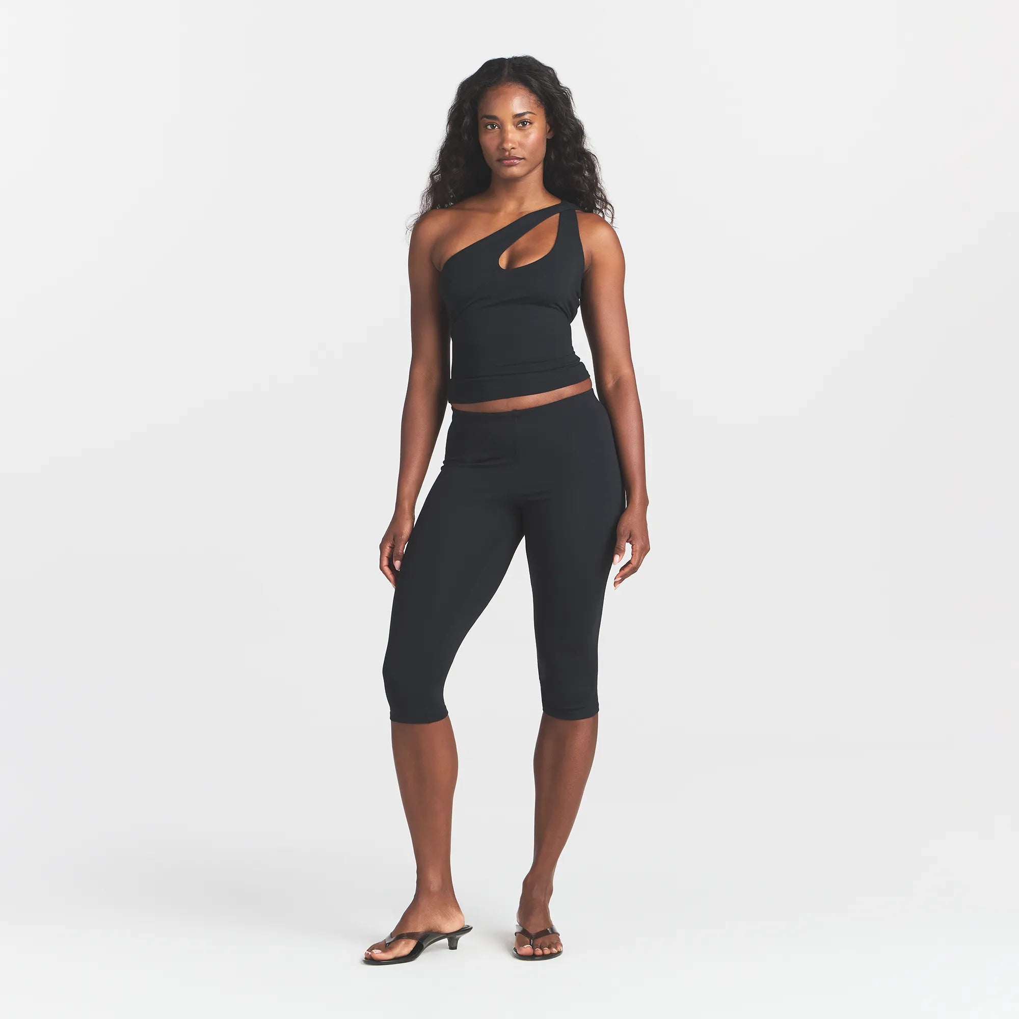 SMOOTH LAYERS ONE SHOULDER TOP | OBSIDIAN - Image 2