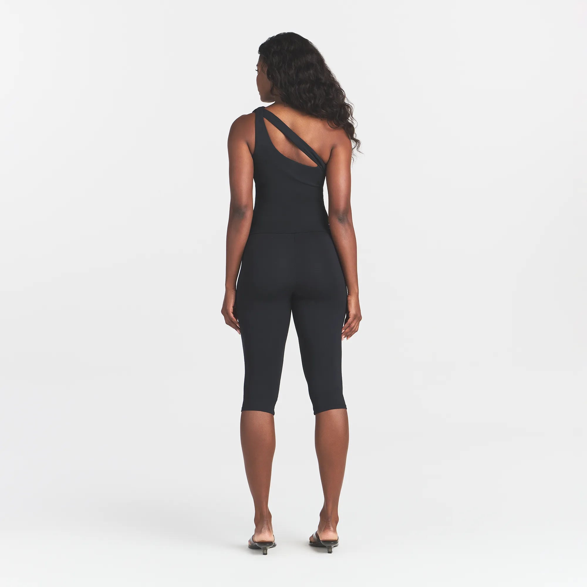 SMOOTH LAYERS ONE SHOULDER TOP | OBSIDIAN - Image 4