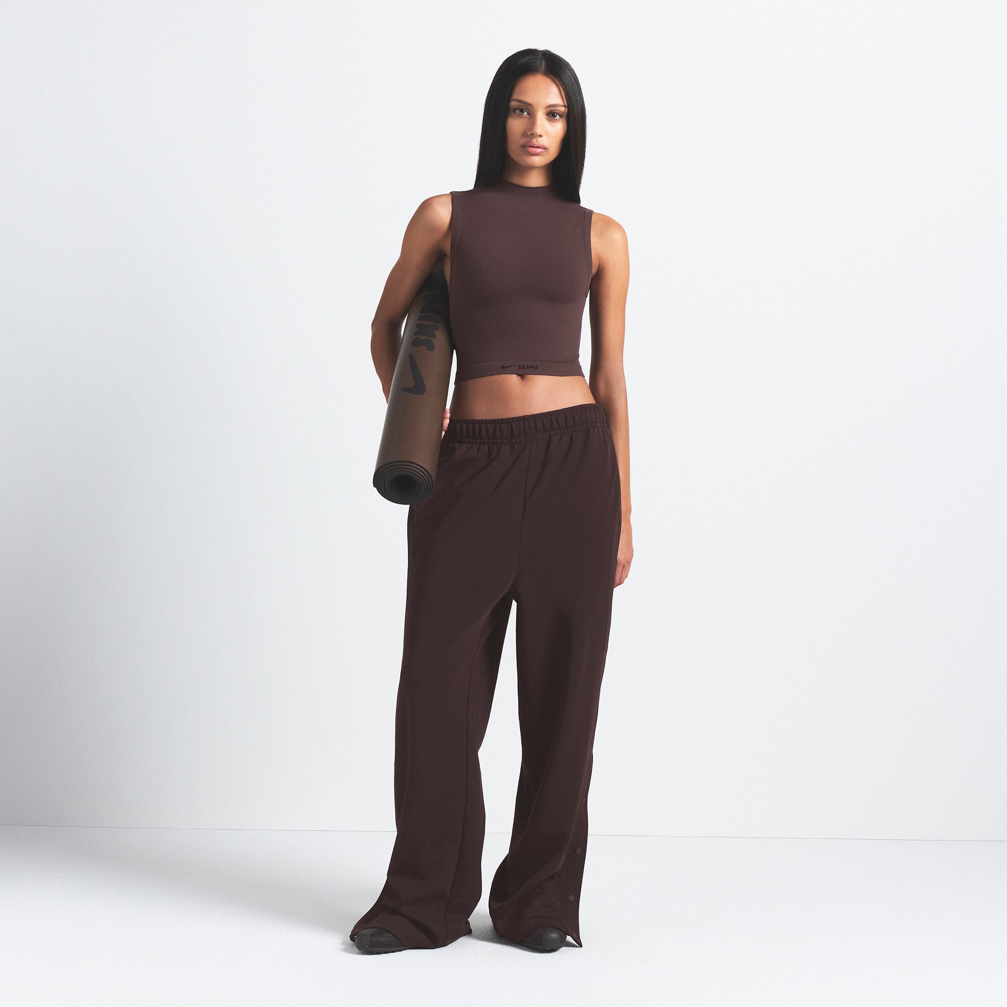 NikeSKIMS VINTAGE SEAMLESS MOCK NECK BRA TOP | PHOENIX - Image 12