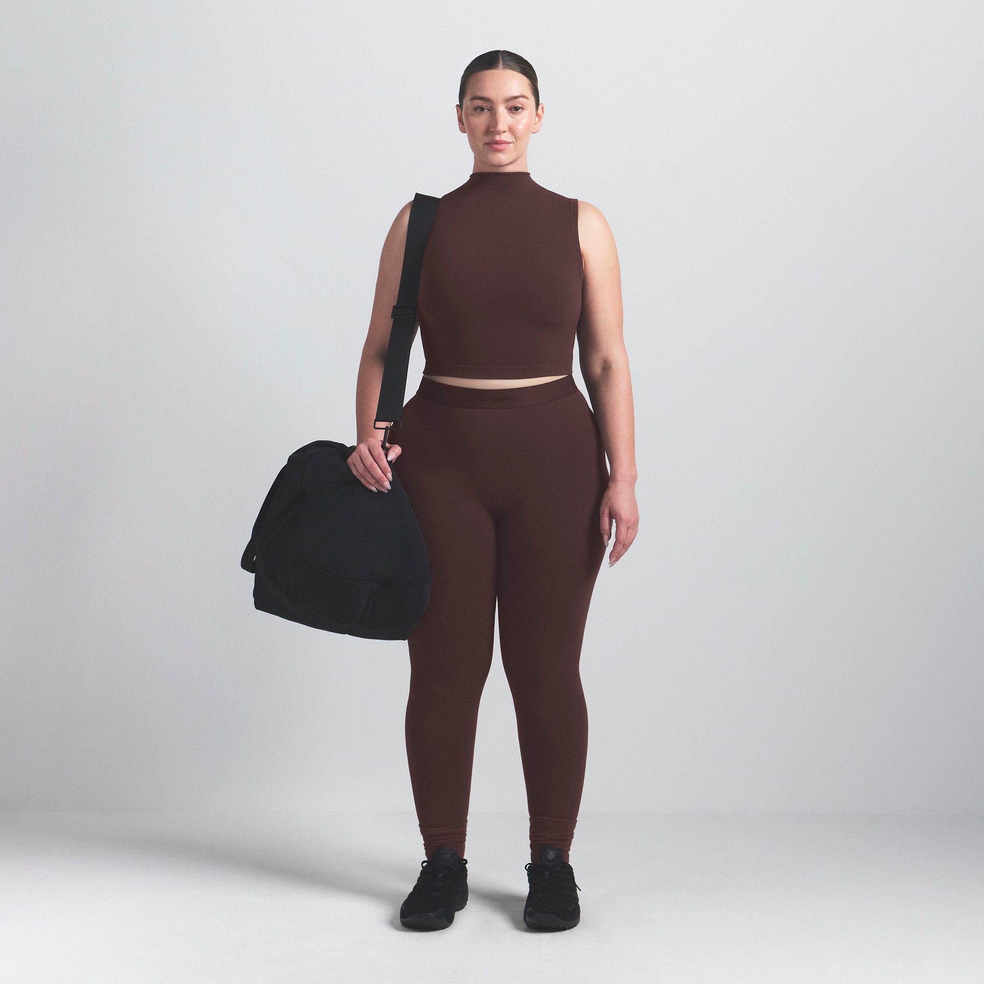 NikeSKIMS VINTAGE SEAMLESS MOCK NECK BRA TOP | PHOENIX - Image 4