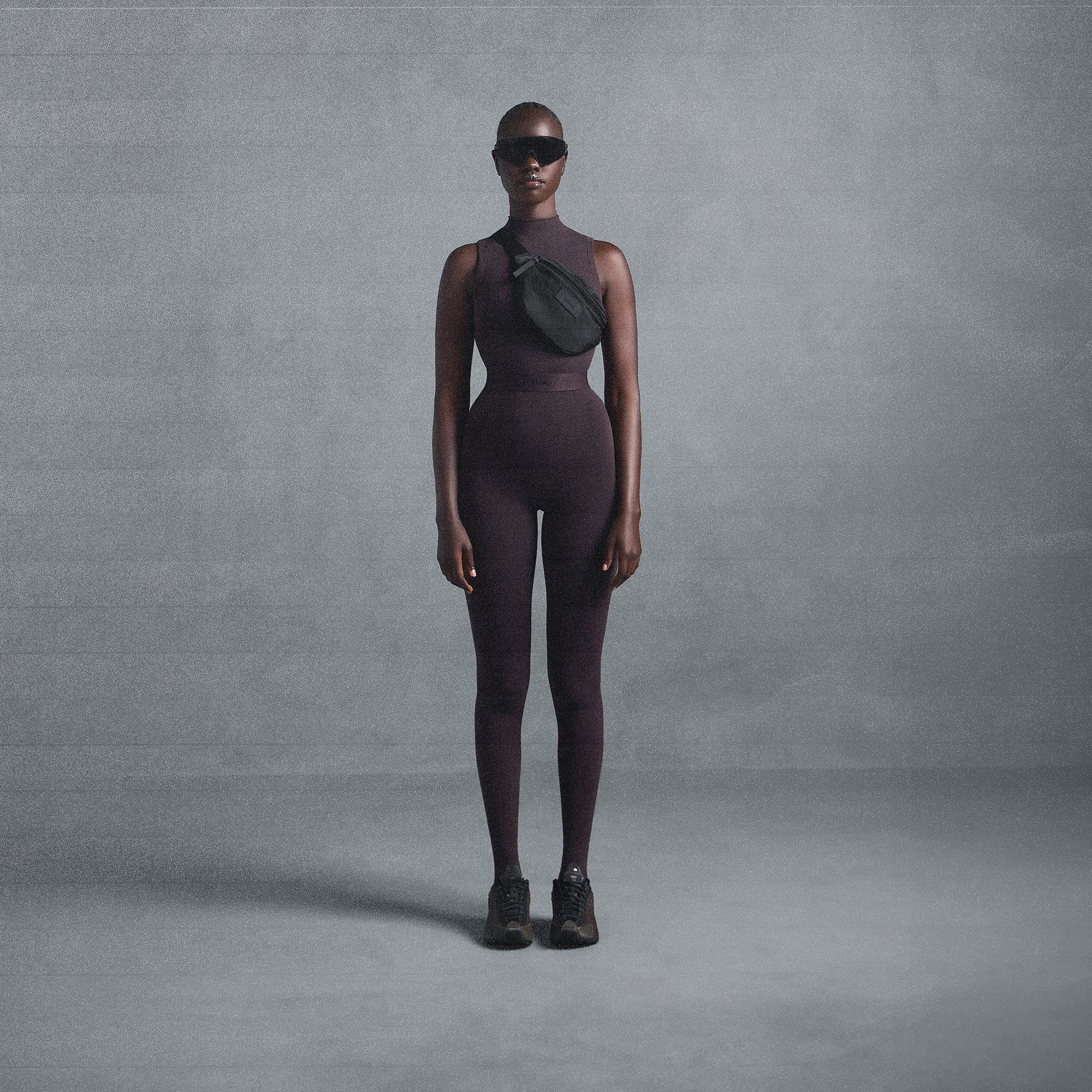 NikeSKIMS VINTAGE SEAMLESS MOCK NECK BRA TOP | PHOENIX - Image 13
