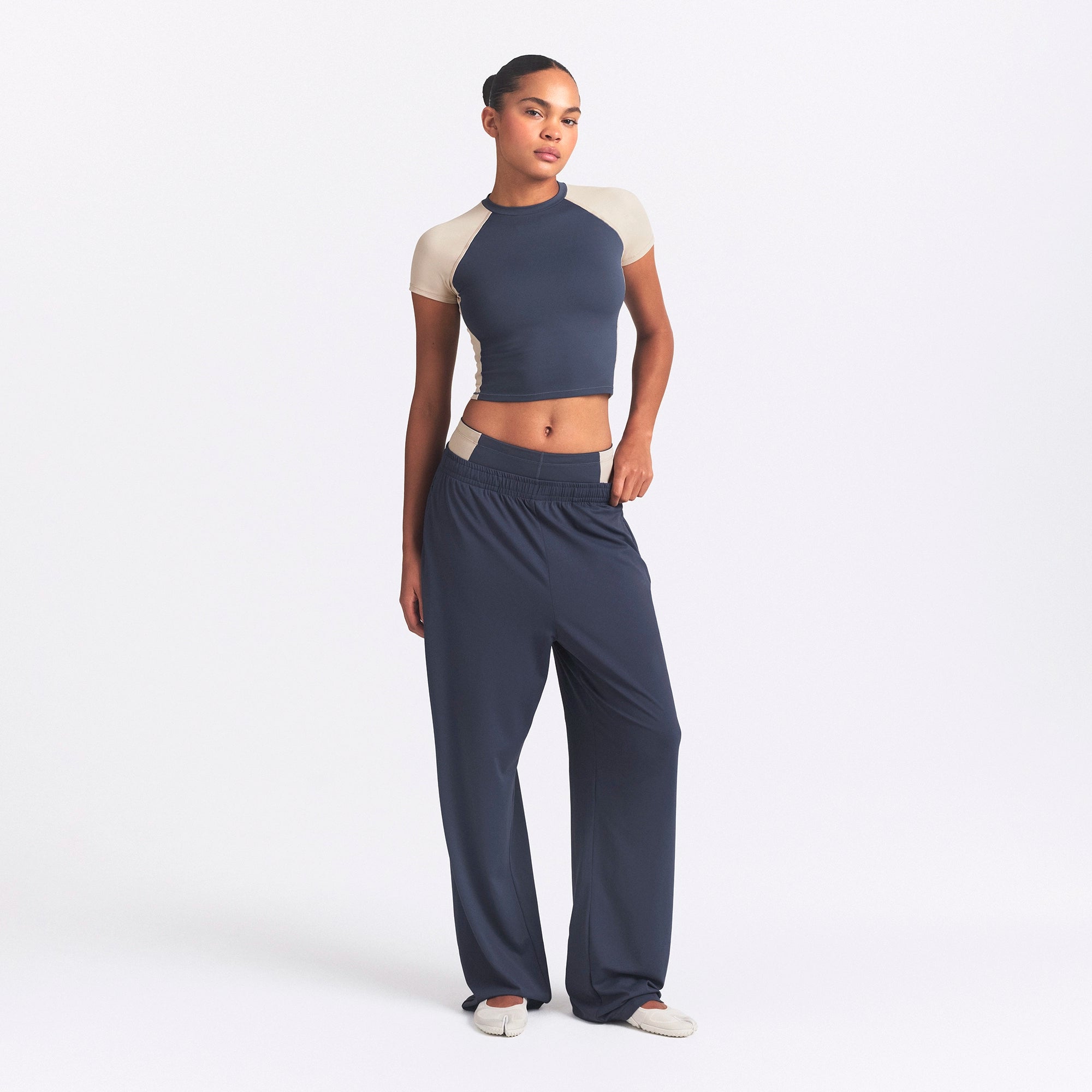 NikeSKIMS MATTE SHINE MIX CROPPED BABY T-SHIRT | DEEP ROYAL AND STONE - Image 2