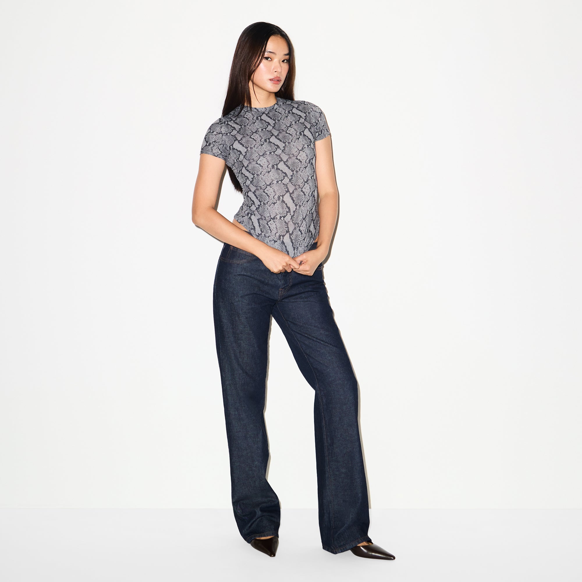 FITS EVERYBODY T-SHIRT | SHADOW SNAKE PRINT - Image 2