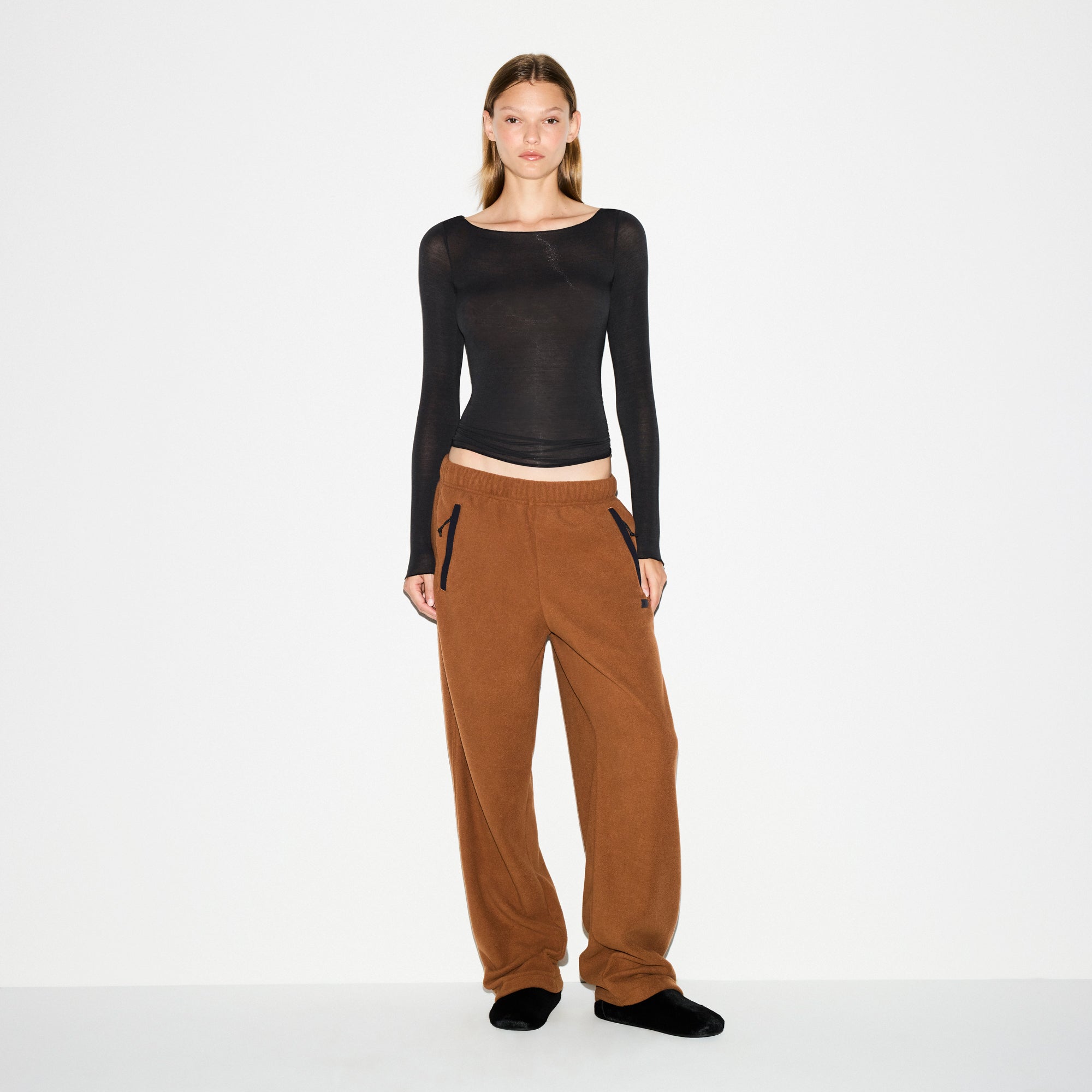 OUTDOOR FLEECE STRAIGHT LEG PANT | CHAI - Image 4