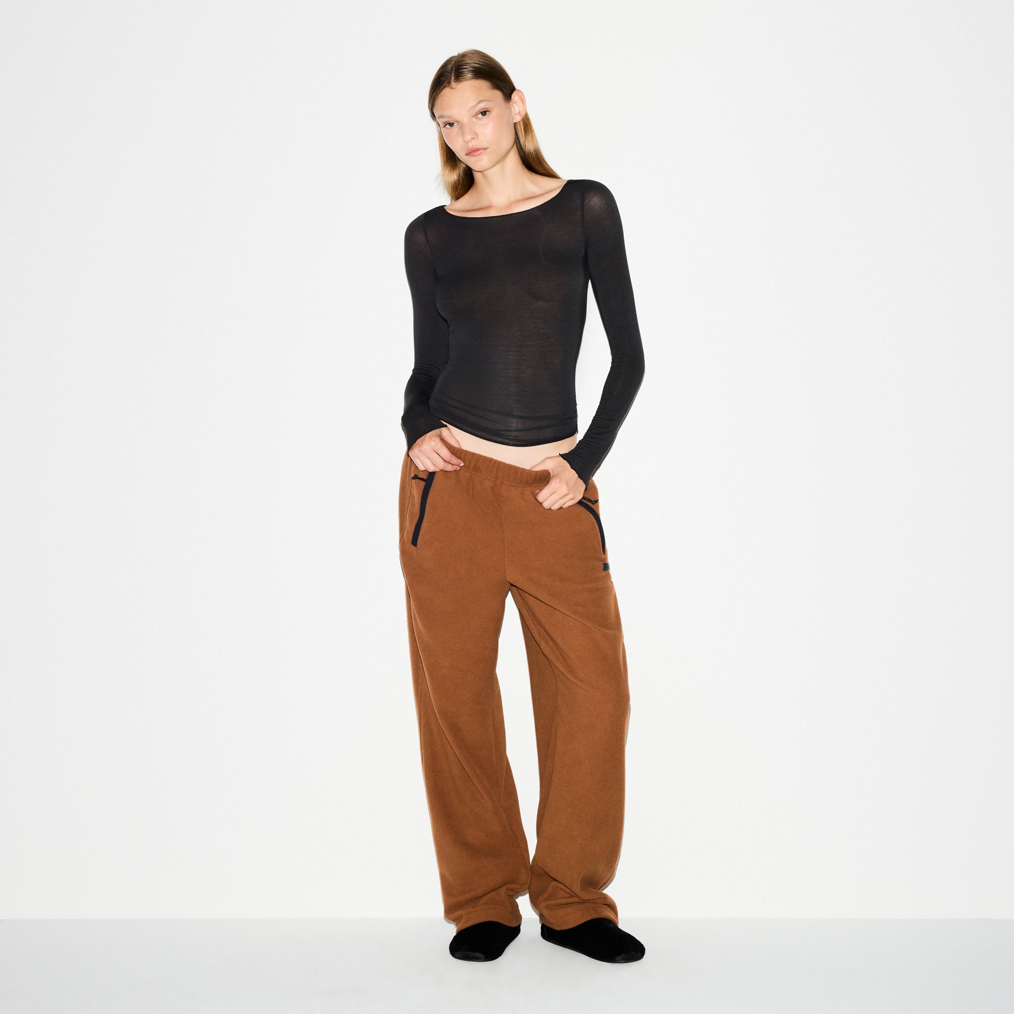 OUTDOOR FLEECE STRAIGHT LEG PANT | CHAI - Image 6