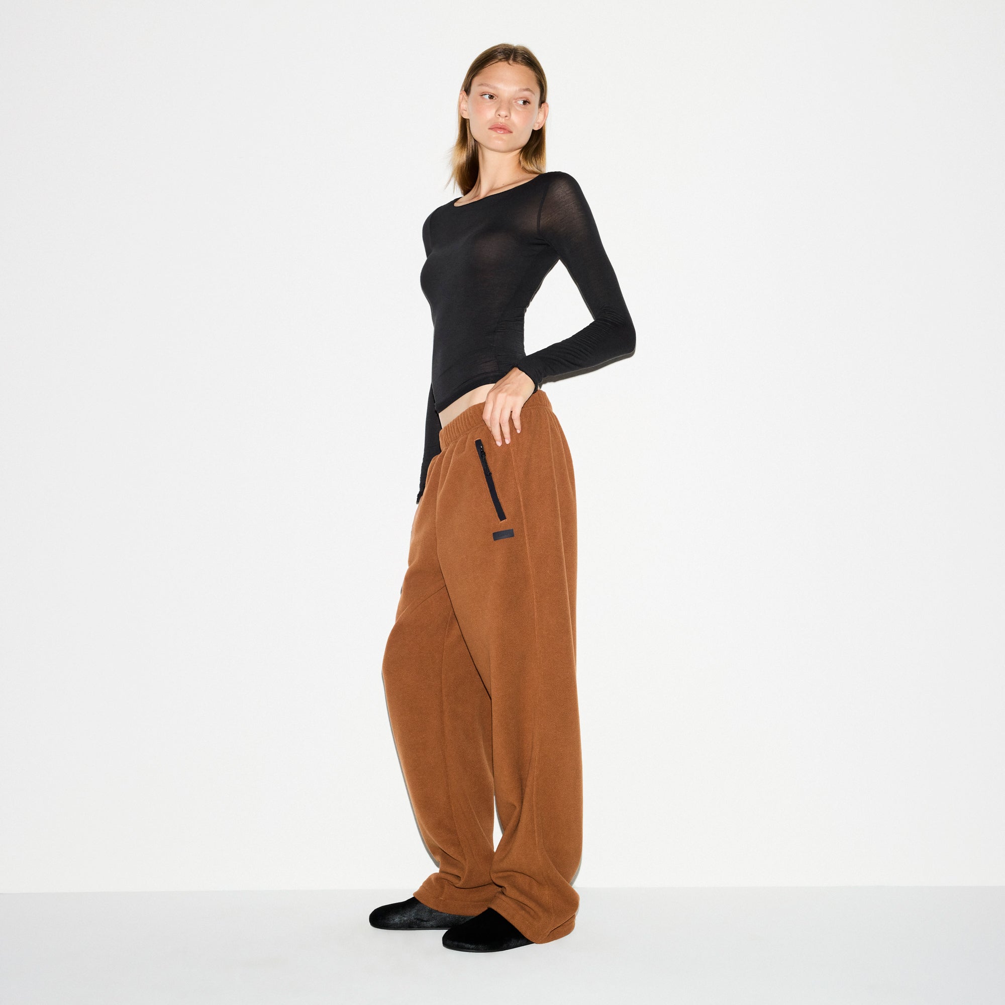 OUTDOOR FLEECE STRAIGHT LEG PANT | CHAI - Image 2